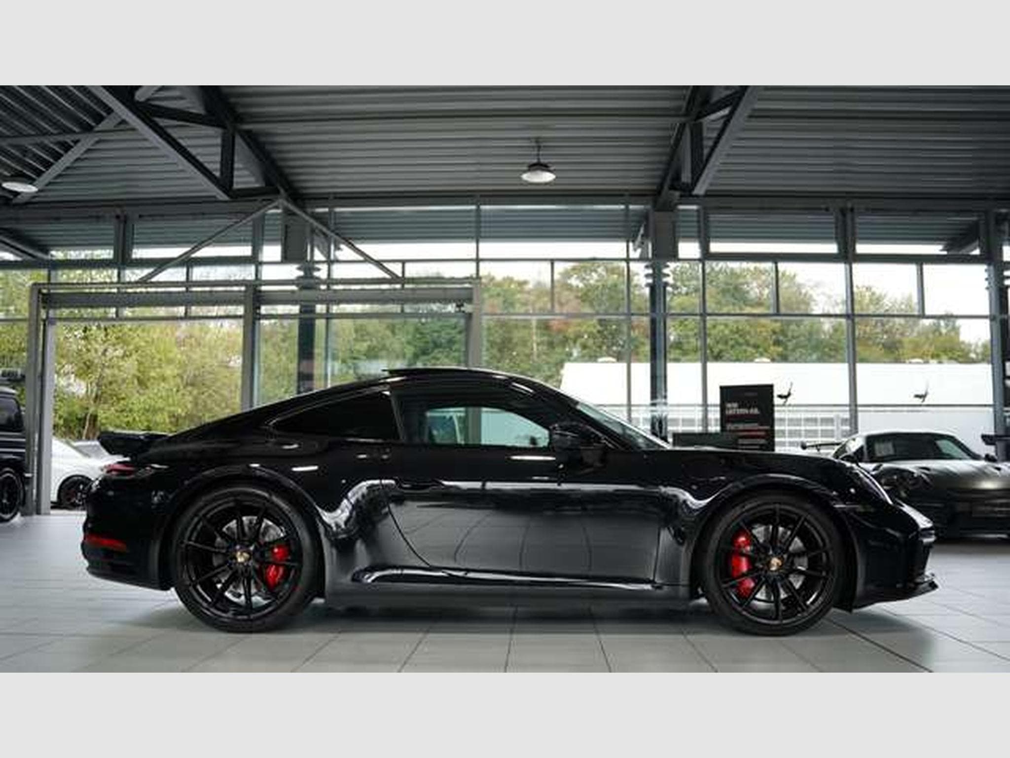 Porsche 911 Coupé Carrera 4S *Chrono *Pano*S-Abgas (2023) - Photo 6