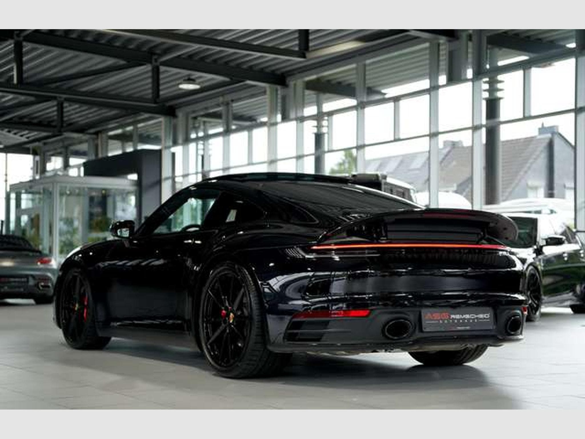 Porsche 911 Coupé Carrera 4S *Chrono *Pano*S-Abgas (2023) - Photo 9