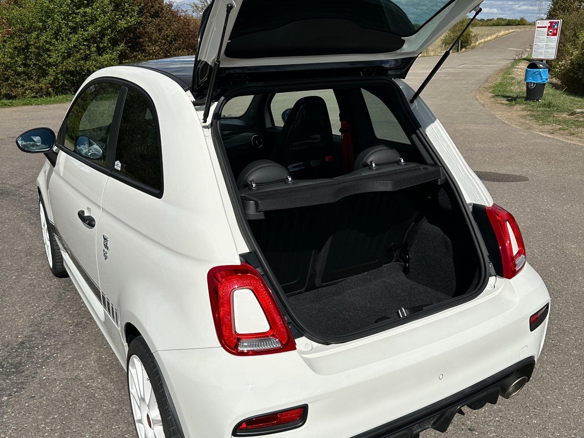 Abarth 595 Esseesse (2022) - Photo 8