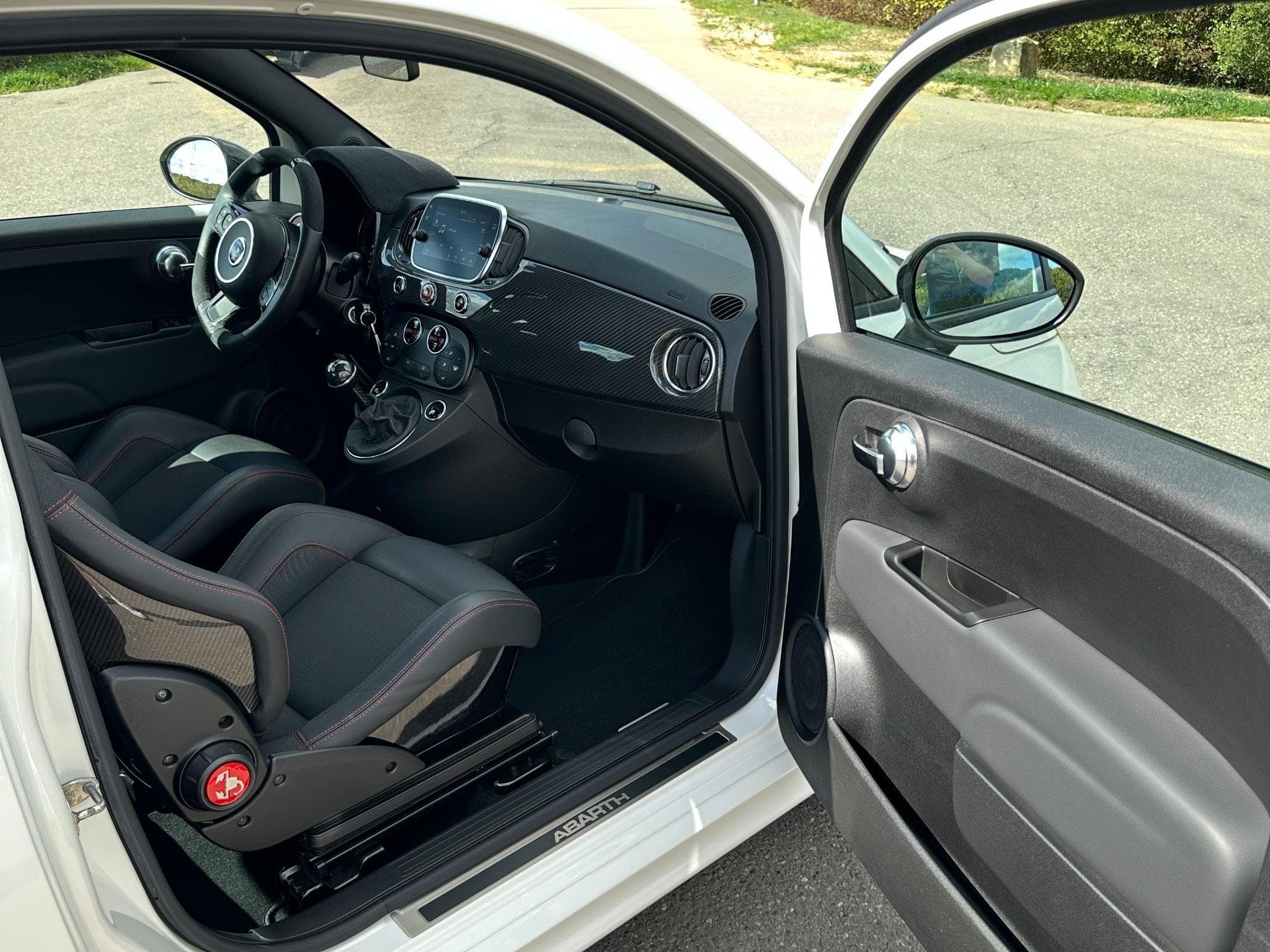 Abarth 595 Esseesse (2022) - Photo 10