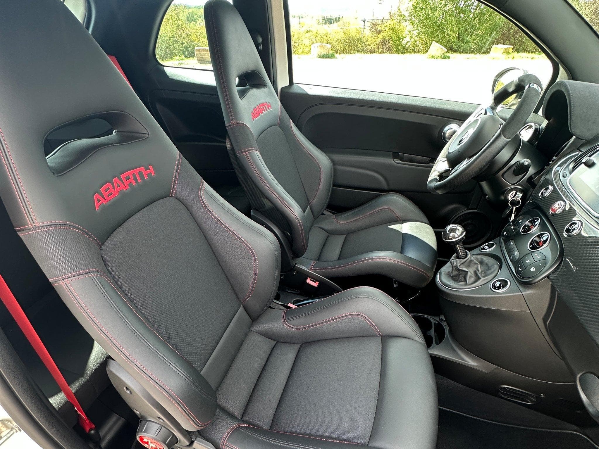Abarth 595 Esseesse (2022) - Photo 11