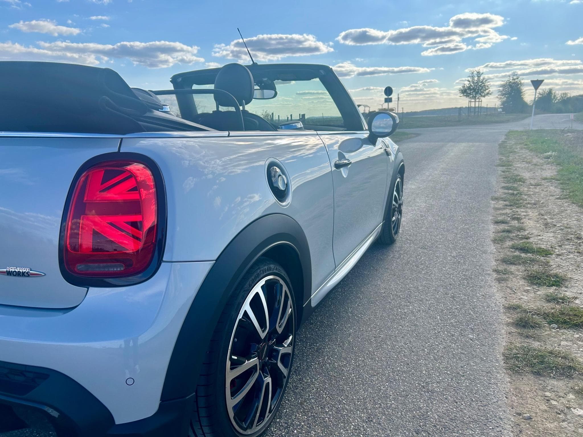 Mini Cabrio Cooper John Cooper Works (2022) - Foto 5