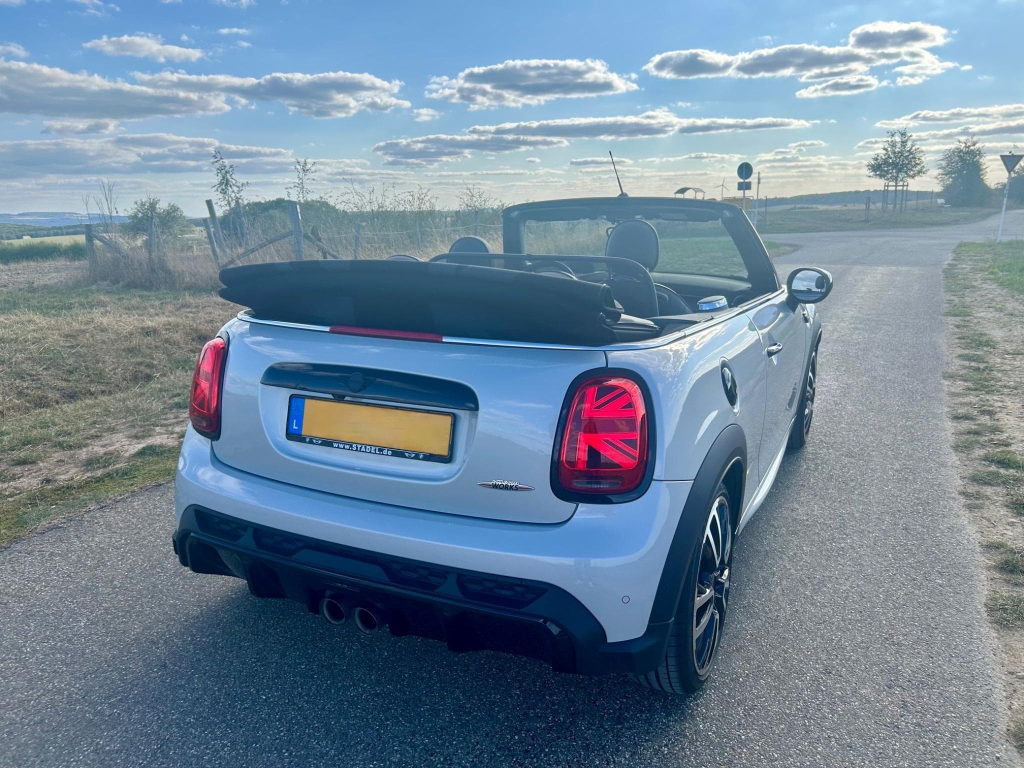 Mini Cabrio Cooper John Cooper Works (2022) - Foto 9