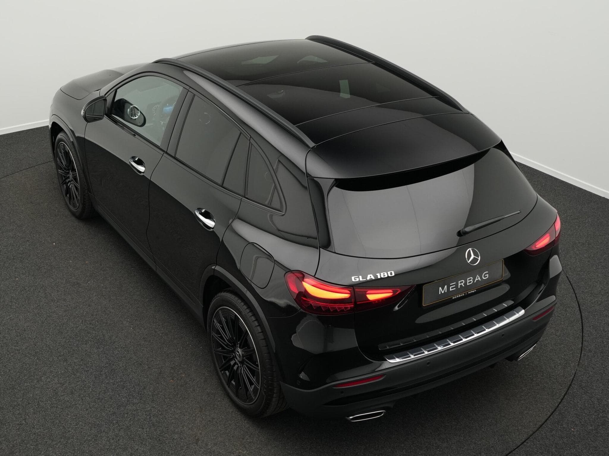 Mercedes GLA 180 AMG-Line Premium Plus (2025) - Photo 13
