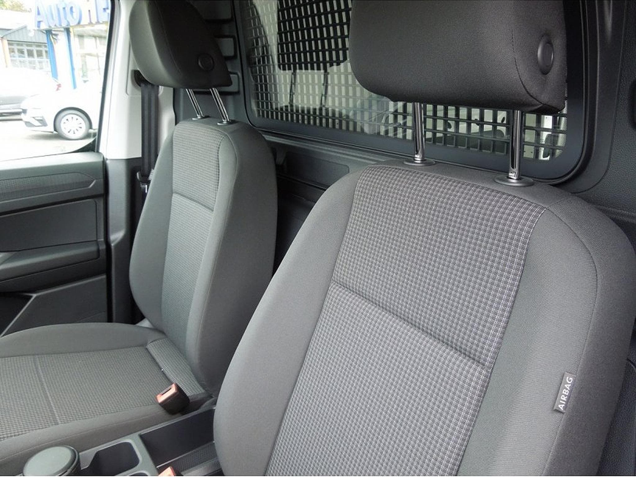 VW Caddy (2026) - Photo 9