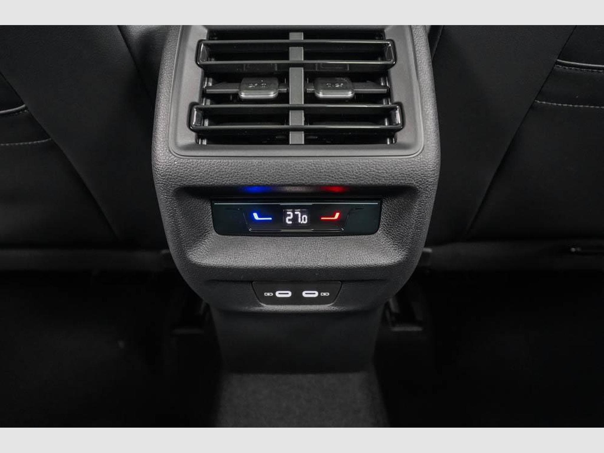 VW Tiguan 2,0 TDI DSG (2026) - Photo 17