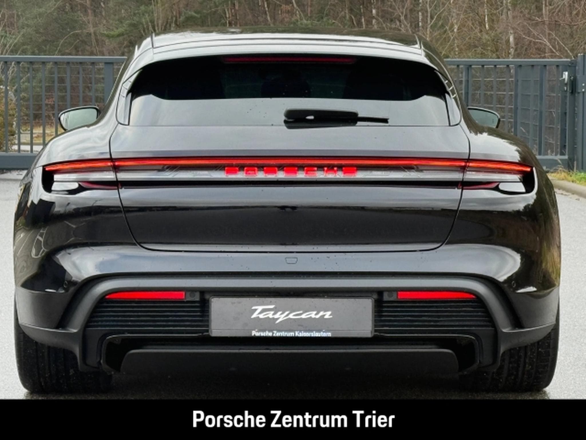 Porsche Taycan Turismo Black Edition HA-Lenkung (2026) - Photo 10
