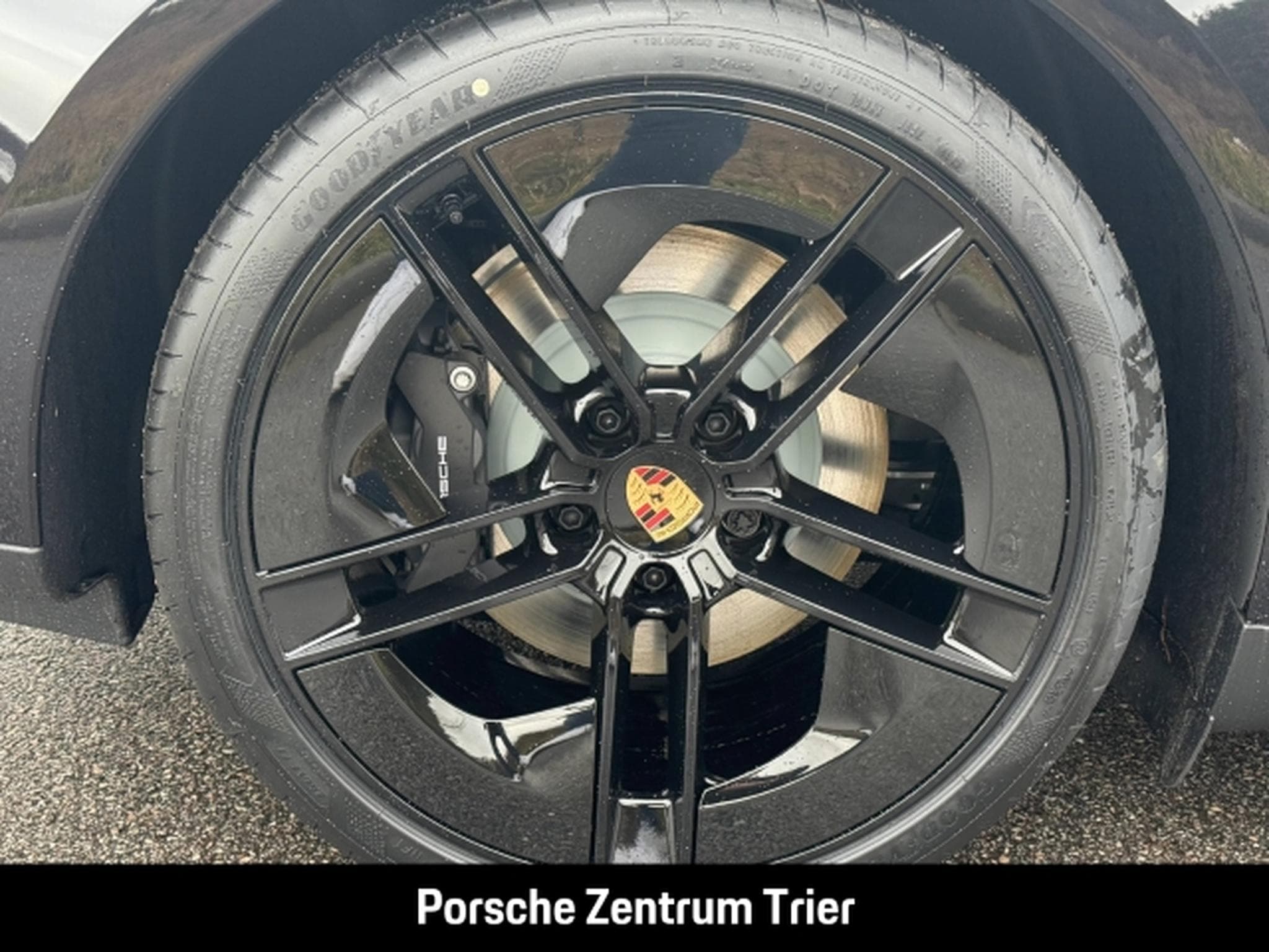 Porsche Taycan Turismo Black Edition HA-Lenkung (2026) - Photo 14