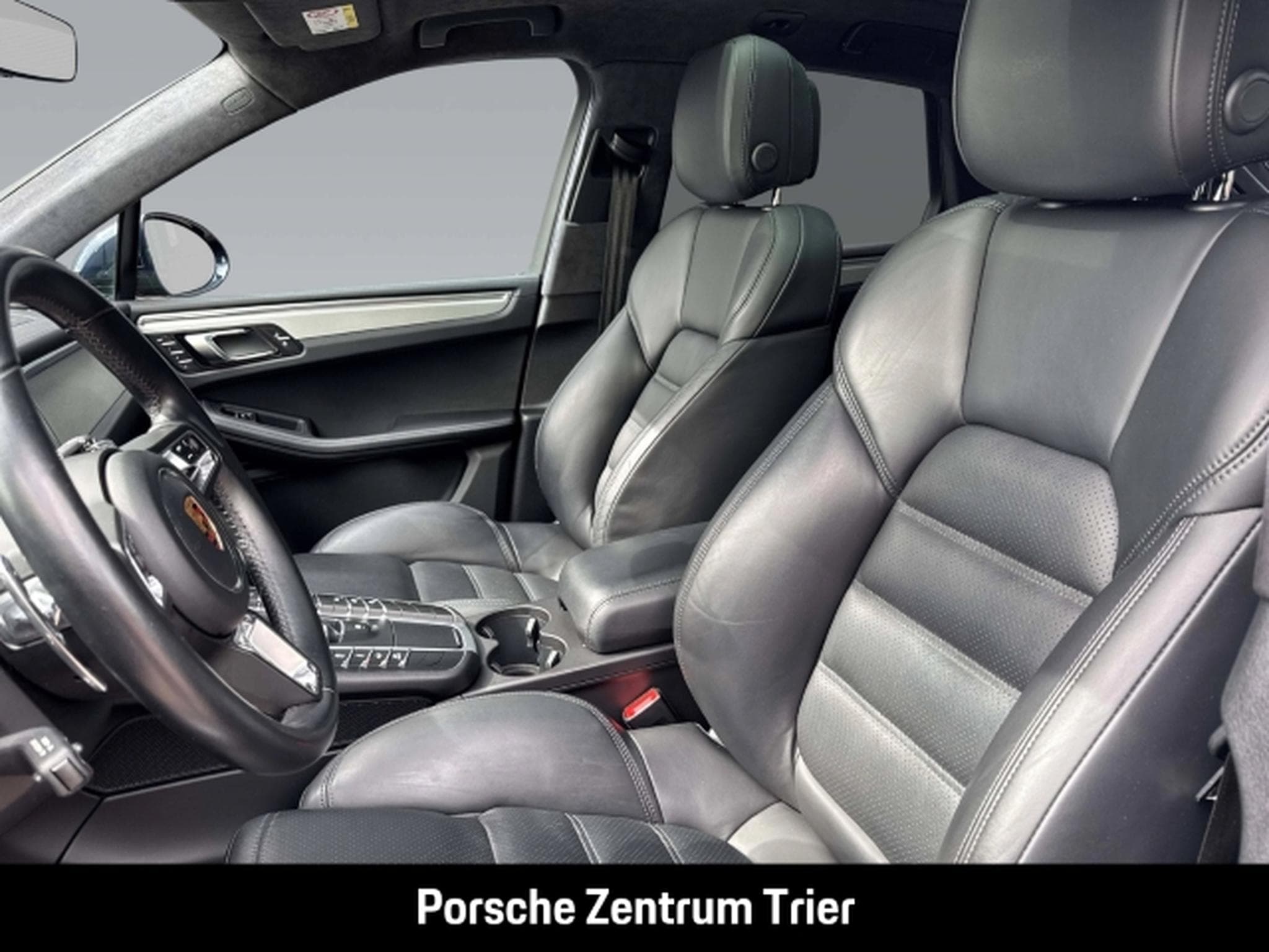 Porsche Macan Sportabgasanlage Surround-View PASM (2020) - Photo 5