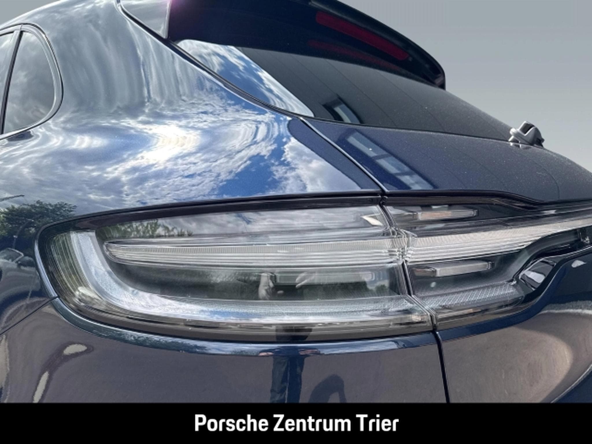 Porsche Macan Sportabgasanlage Surround-View PASM (2020) - Photo 12