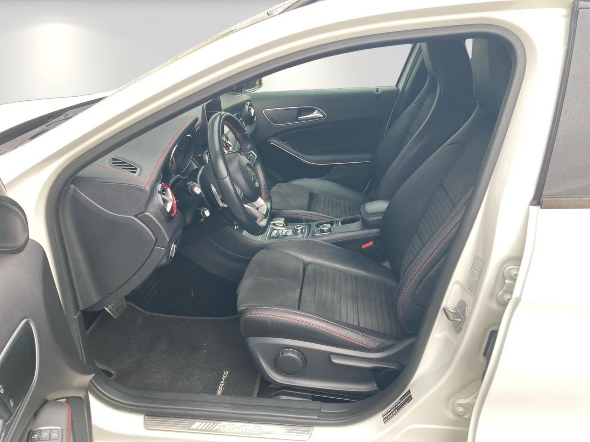 Mercedes GLA 45 AMG 4Matic/Navi/Kamera Night Paket Pano (2018) - Photo 8