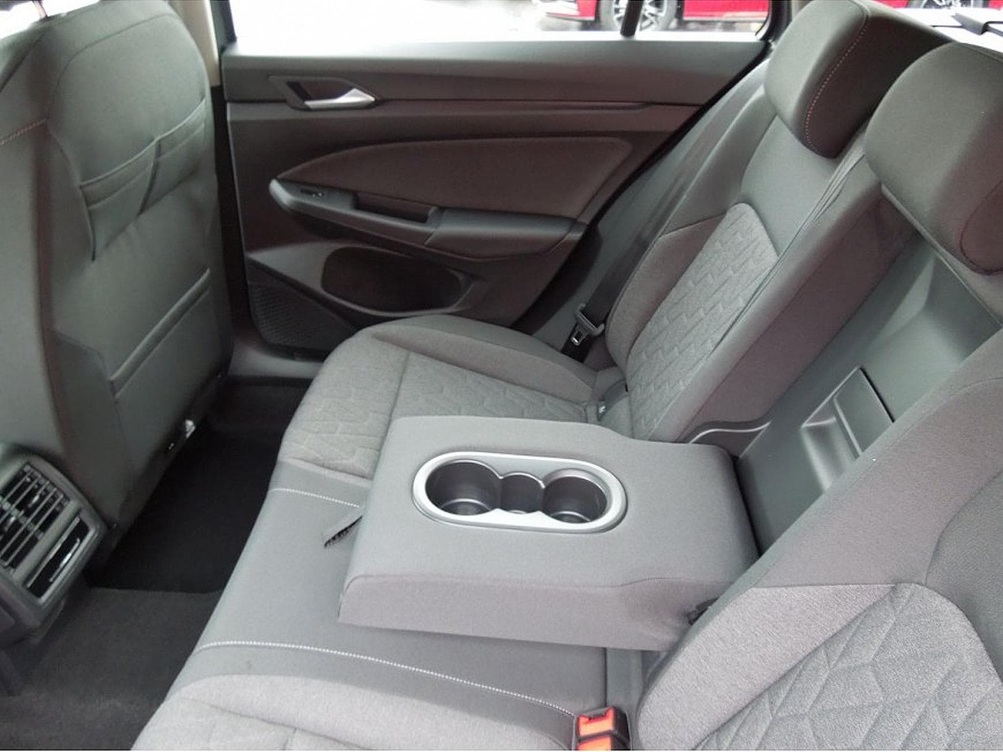 VW Golf (2026) - Photo 10