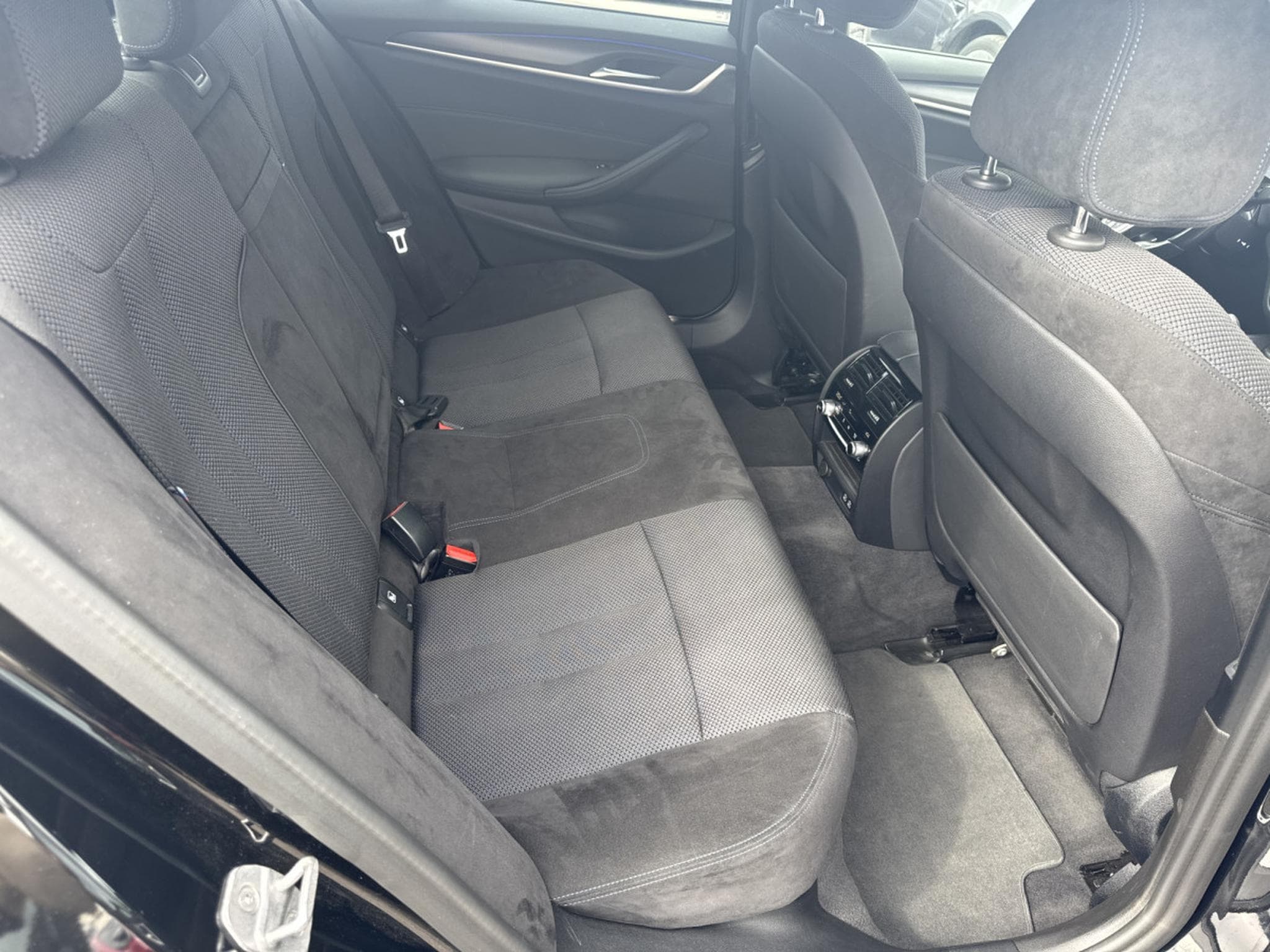 BMW 520 DA PACK M 190CV (2021) - Photo 8