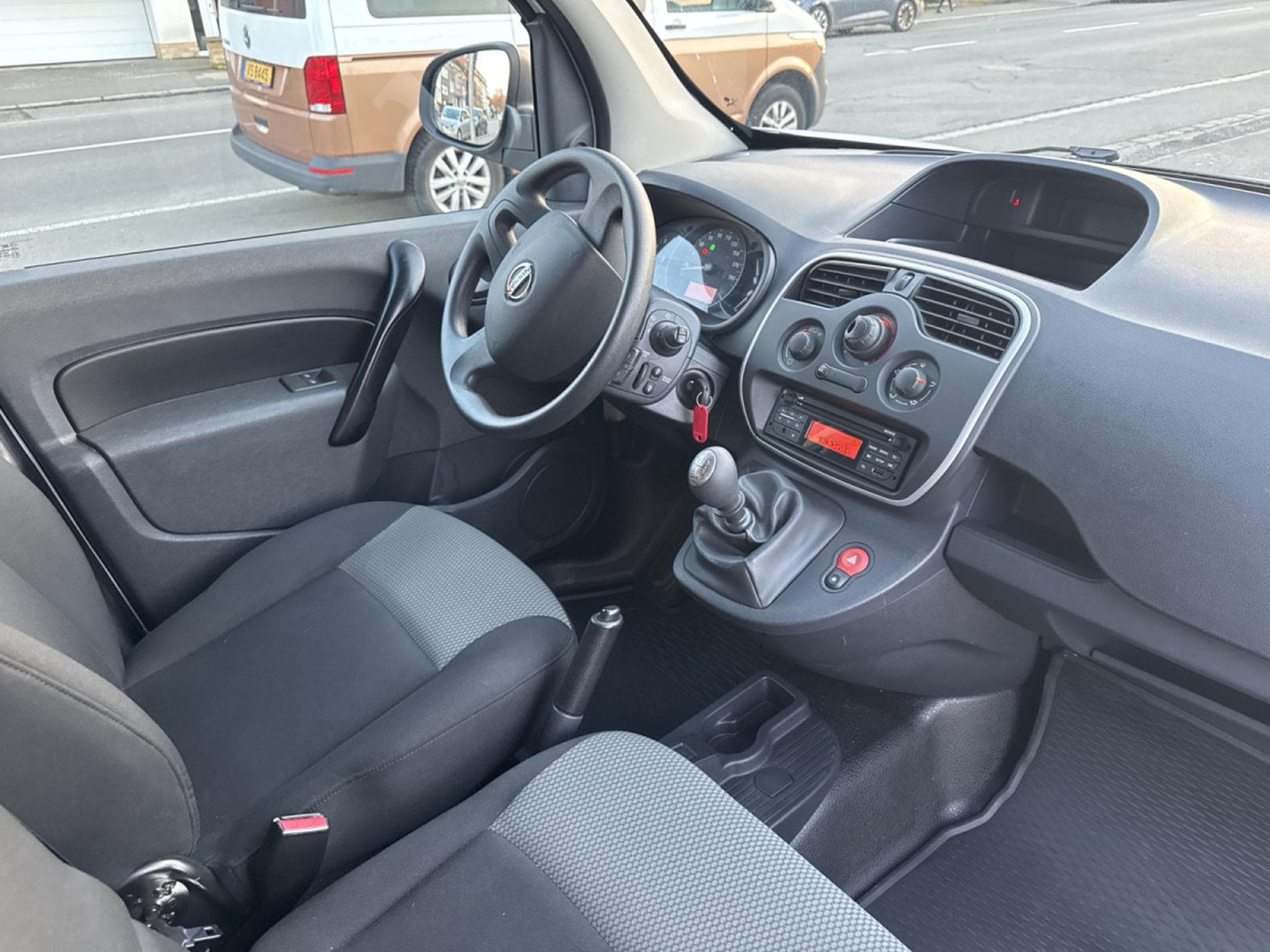 Nissan NV250 1.5 DCI L2H1 Acenta MT6 (2021) - Foto 10