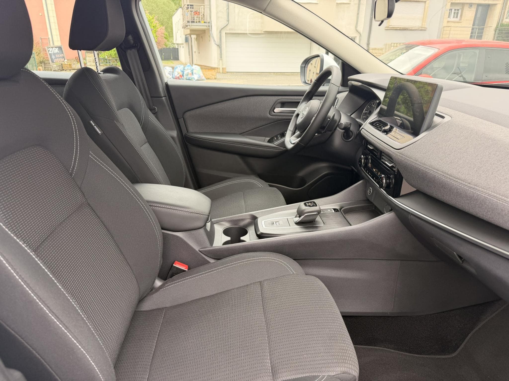 Nissan Qashqai 1.3 ACENTA 2WD 158CV Xtronic Mild-Hybrid (2025) - Foto 12