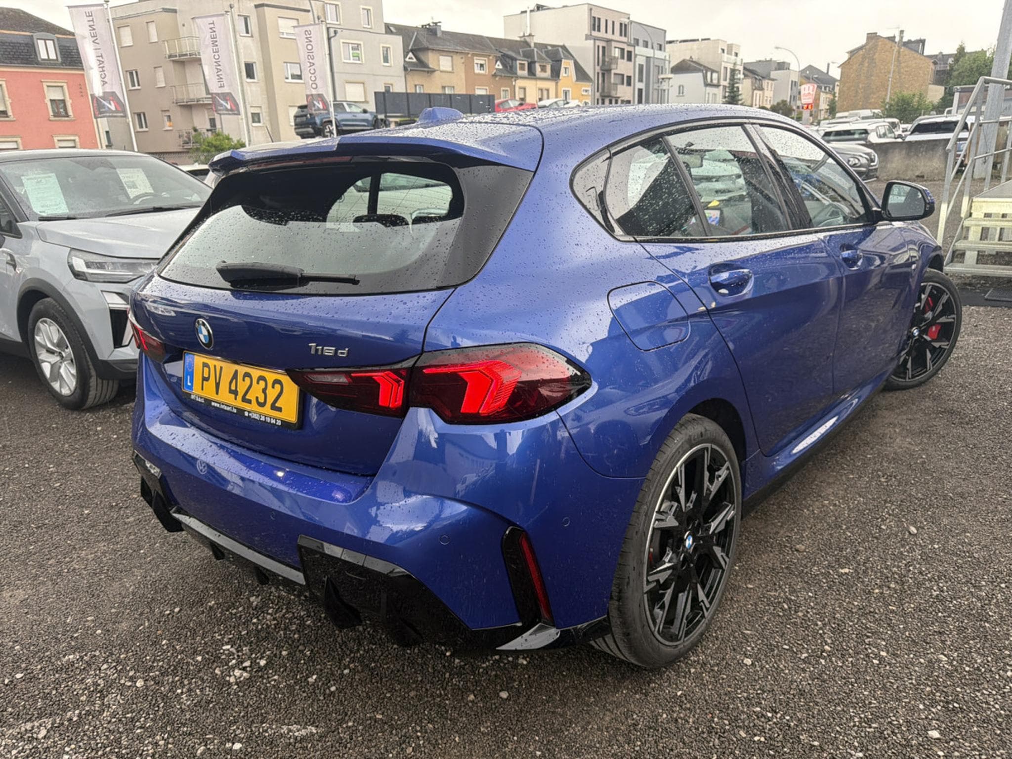 BMW 118 2.0DA PACK M 150CV AUTO (2025) - Photo 4