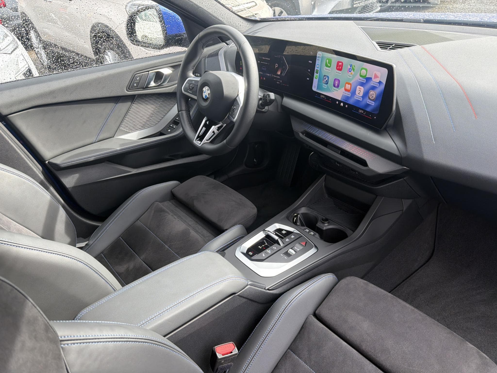 BMW 118 2.0DA PACK M 150CV AUTO (2025) - Photo 10