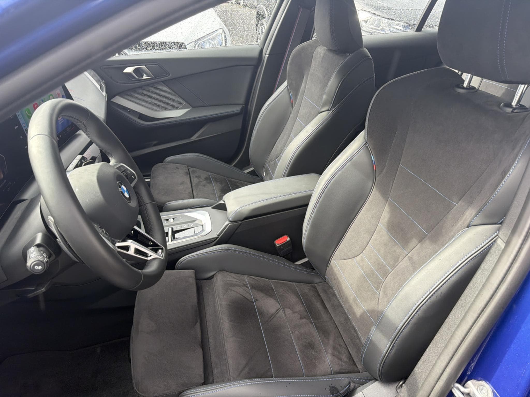 BMW 118 2.0DA PACK M 150CV AUTO (2025) - Photo 13