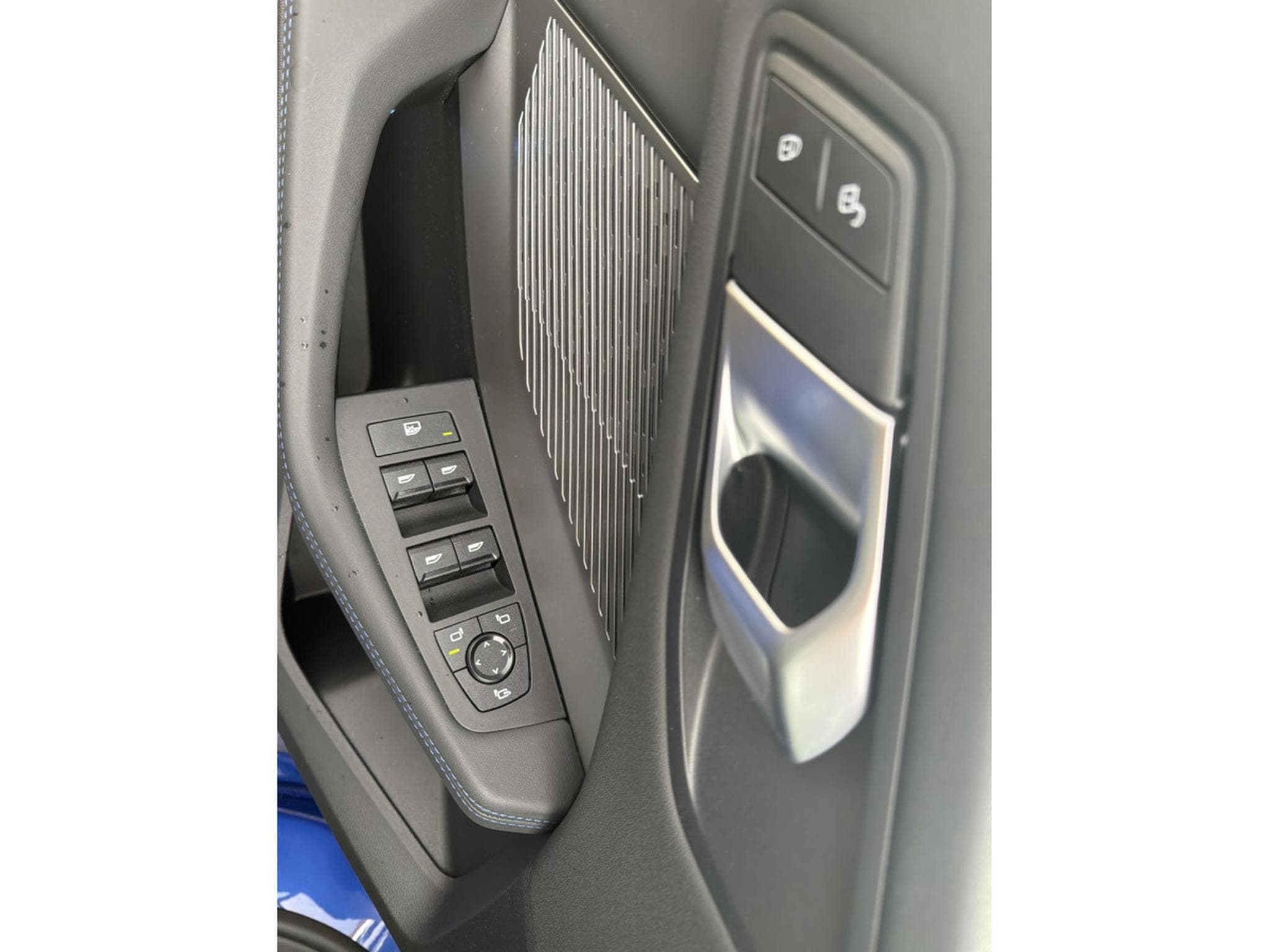 BMW 118 2.0DA PACK M 150CV AUTO (2025) - Photo 11