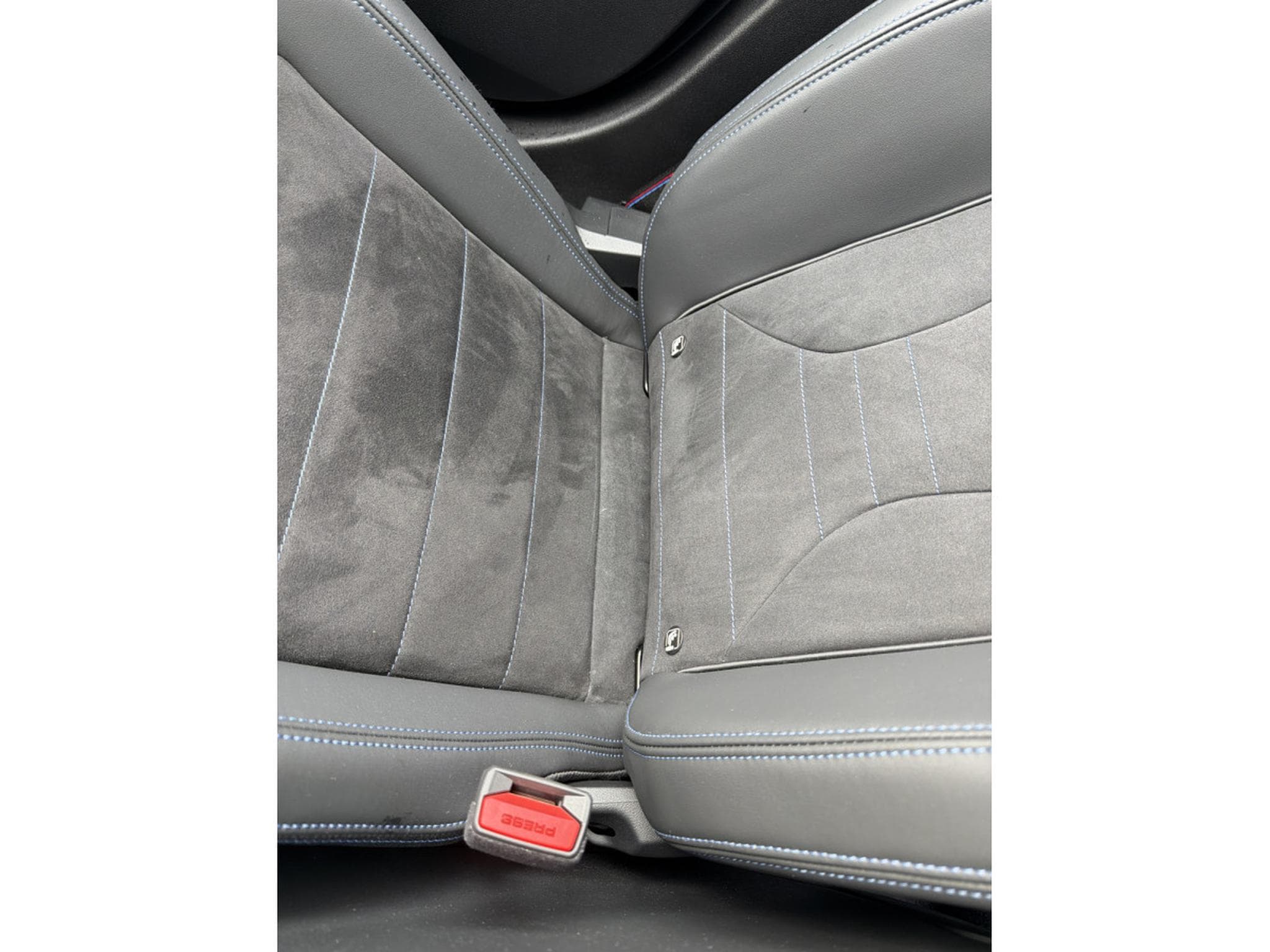 BMW 118 2.0DA PACK M 150CV AUTO (2025) - Photo 20