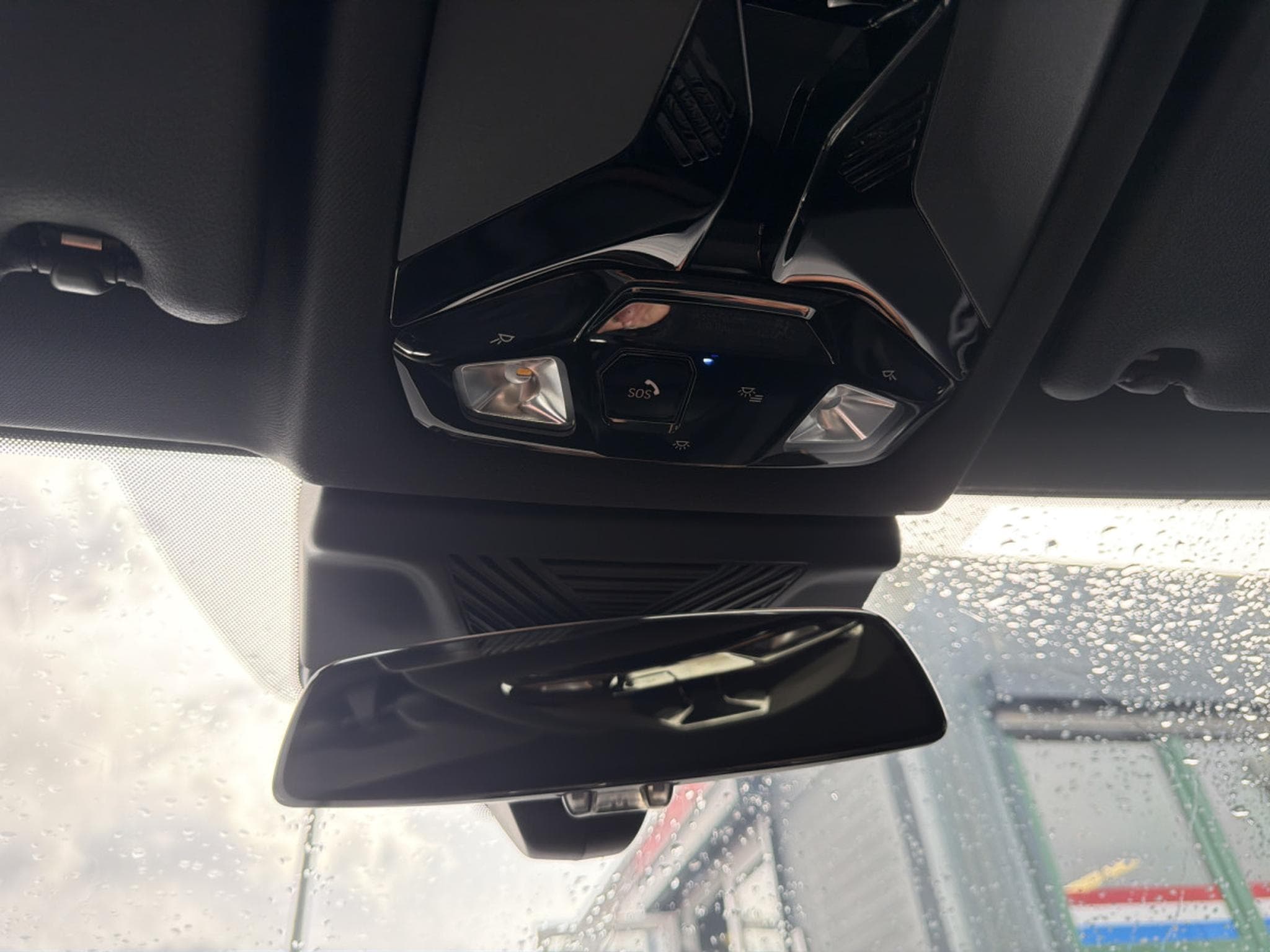 BMW 118 2.0DA PACK M 150CV AUTO (2025) - Photo 19