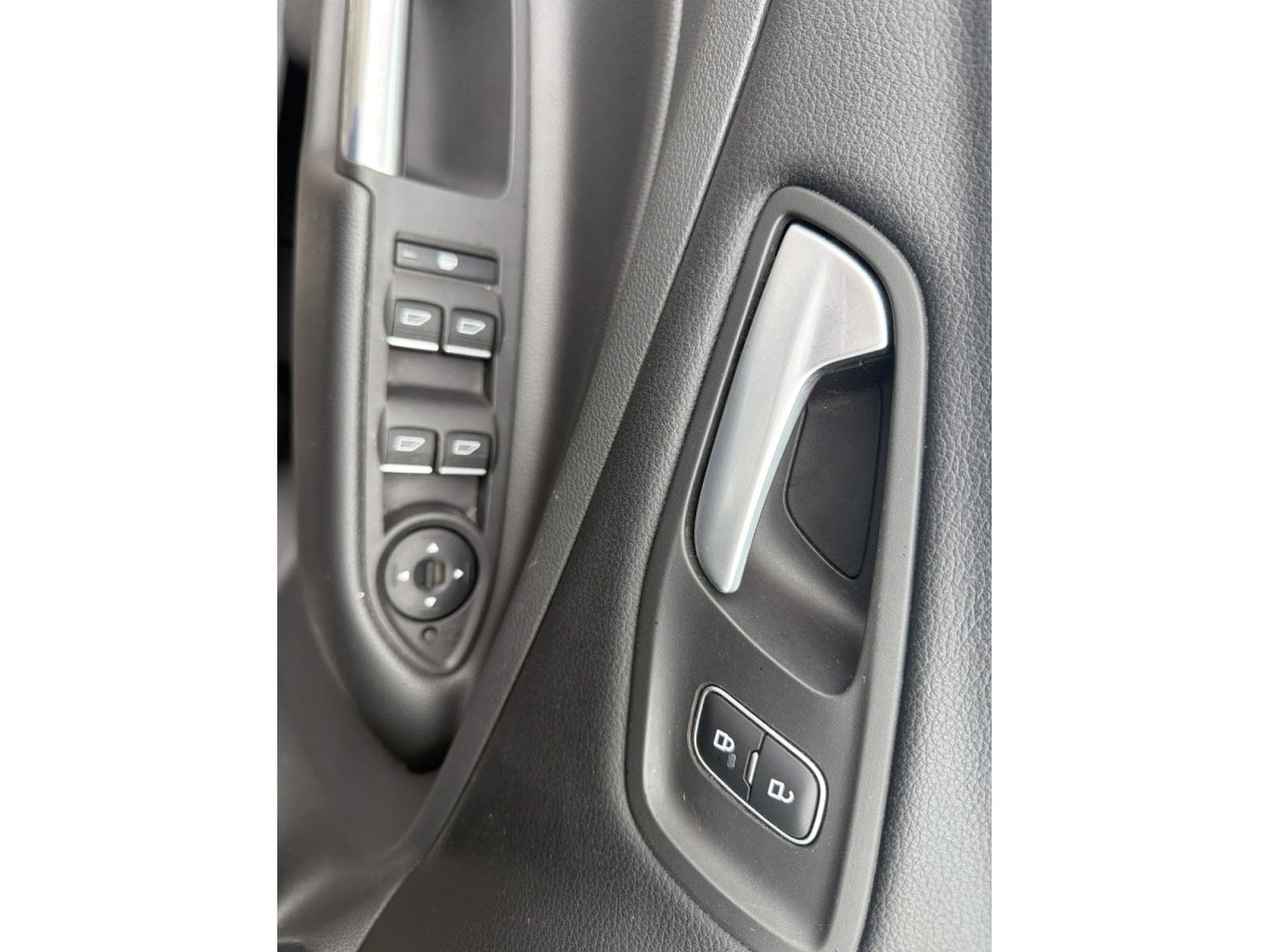 Ford Kuga 1.5 TDCI M6 CONNECT 120CV (2018) - Photo 13