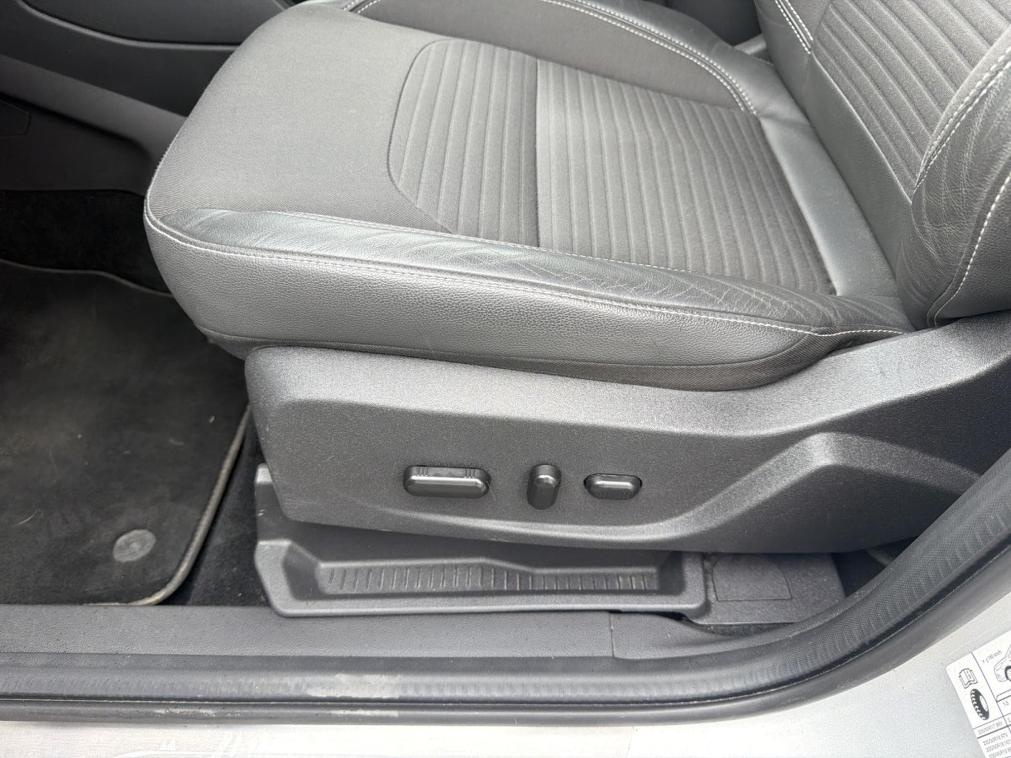 Ford Kuga 1.5 TDCI M6 CONNECT 120CV (2018) - Photo 11