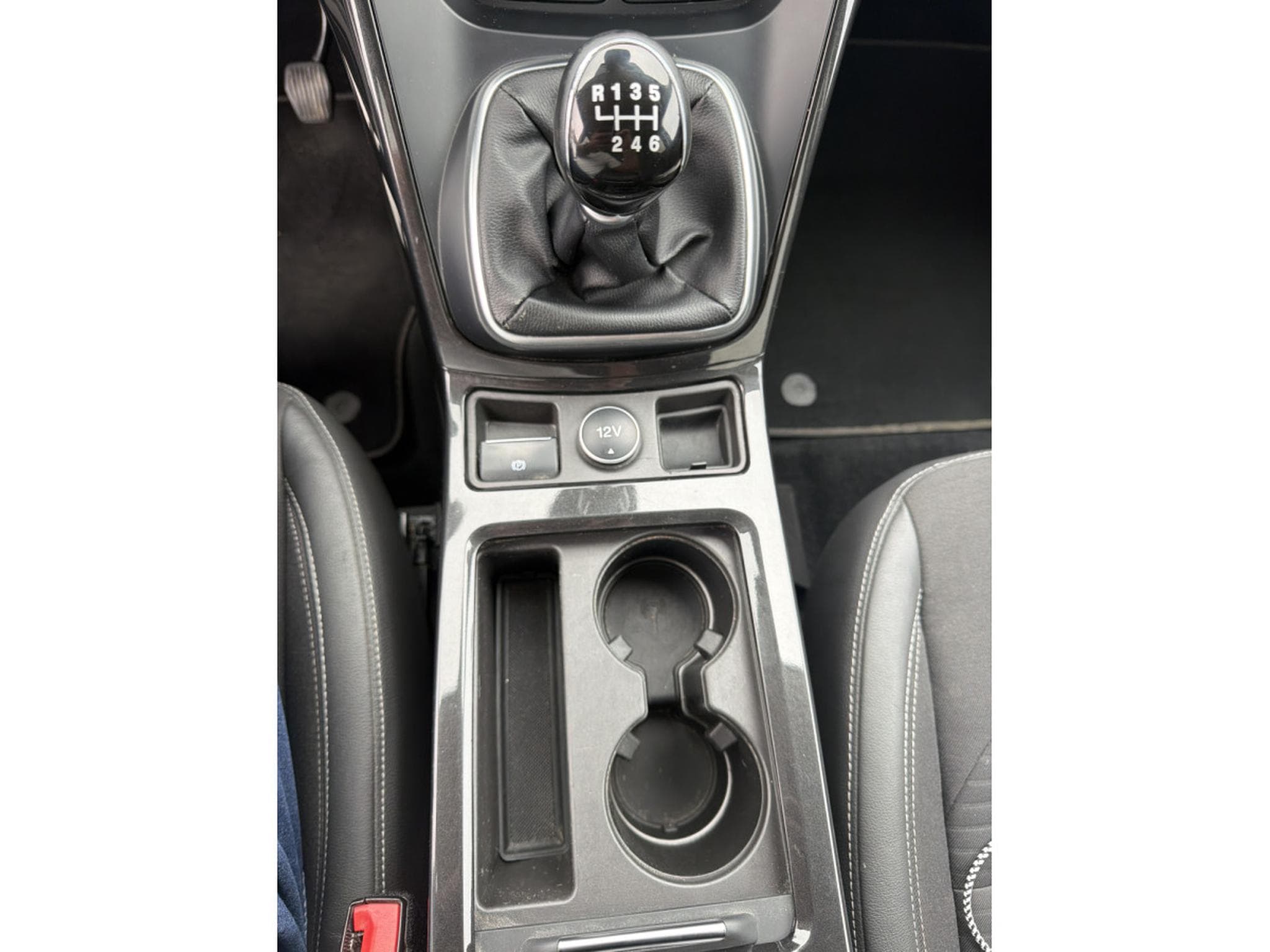Ford Kuga 1.5 TDCI M6 CONNECT 120CV (2018) - Photo 19