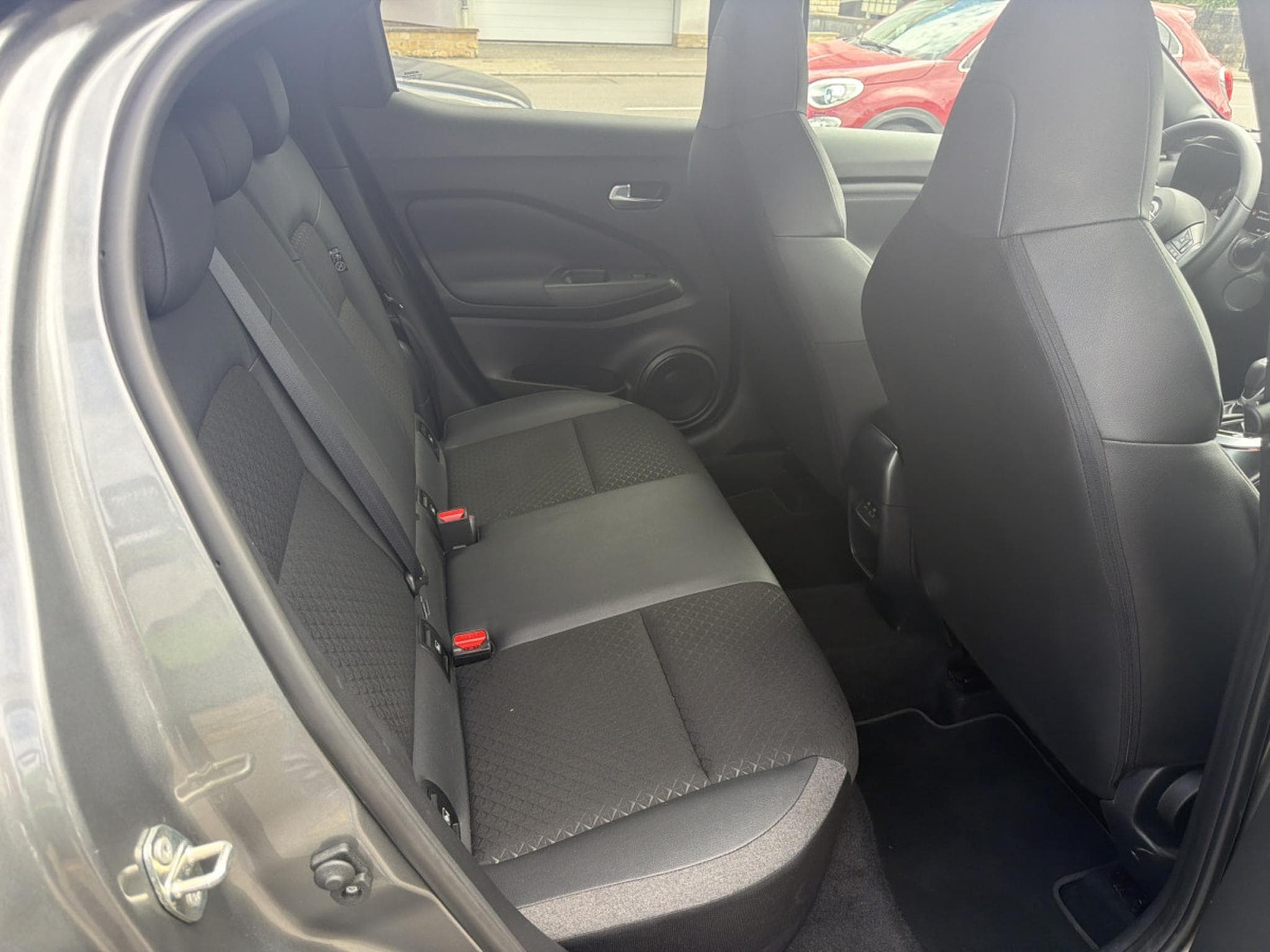 Nissan Juke 1.0 DIG-T 7DCT TEKNA AUTO (2024) - Photo 10
