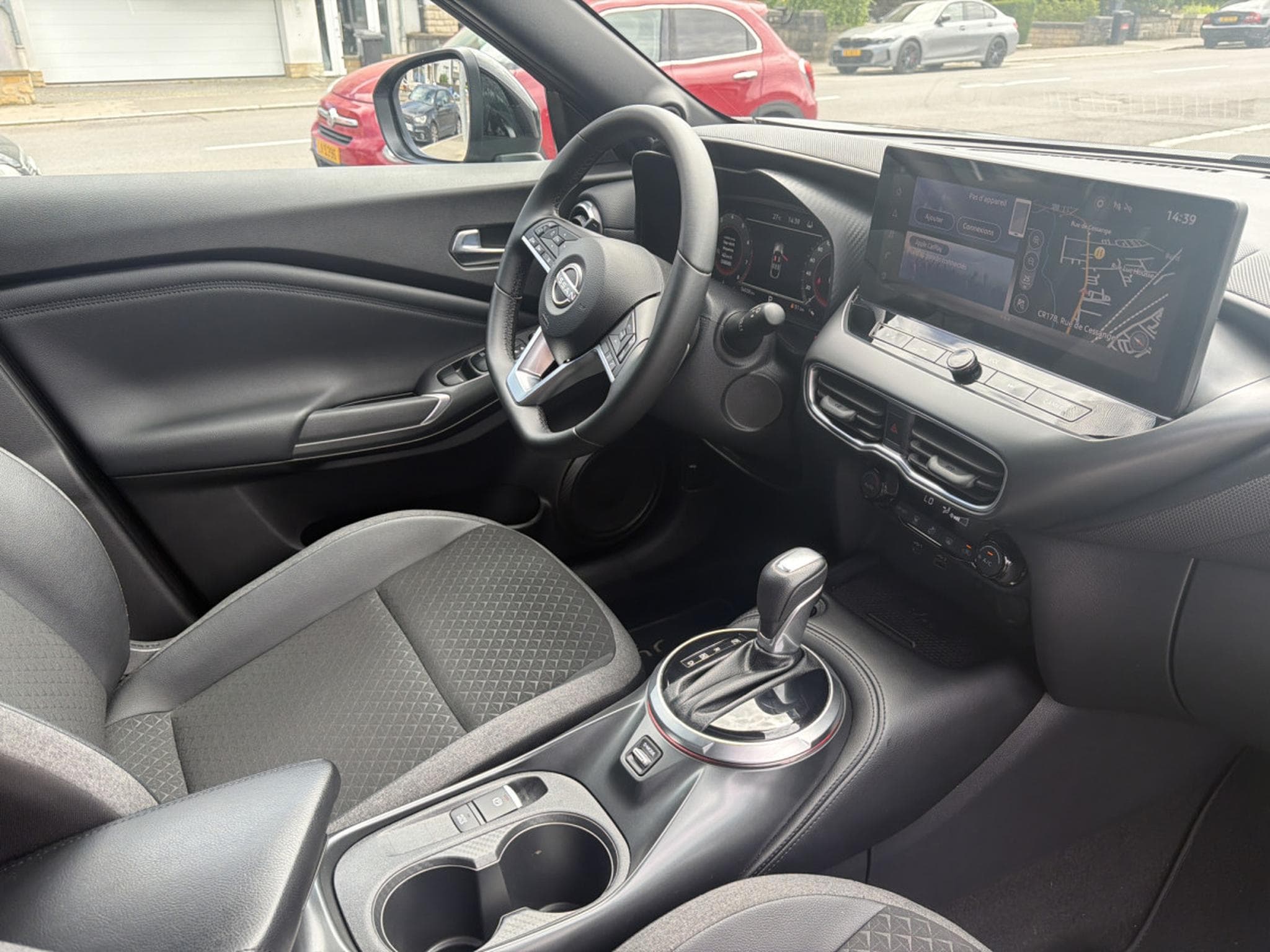 Nissan Juke 1.0 DIG-T 7DCT TEKNA AUTO (2024) - Photo 12