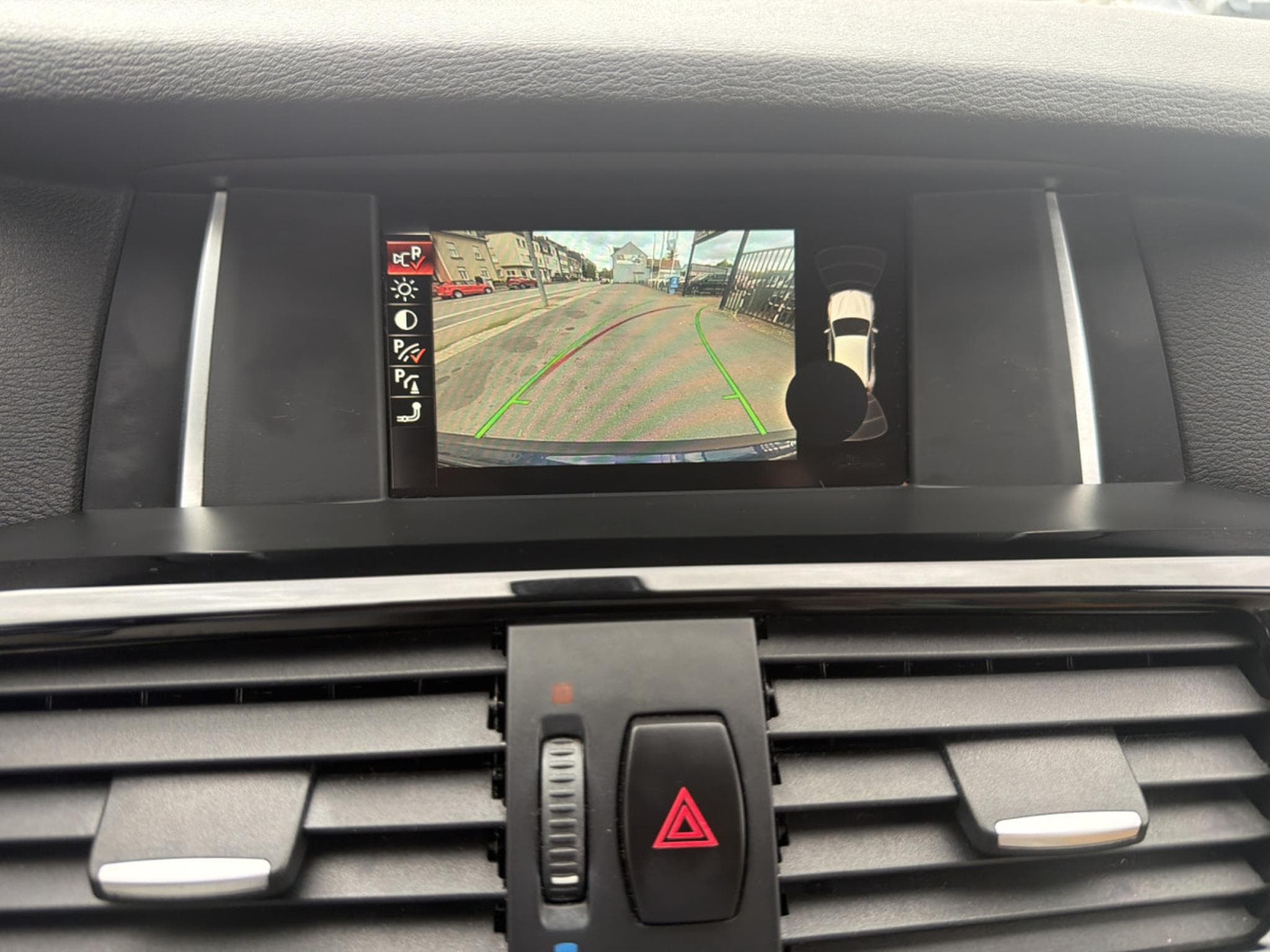 BMW X3 20dA X line 190 X drive (2016) - Photo 17