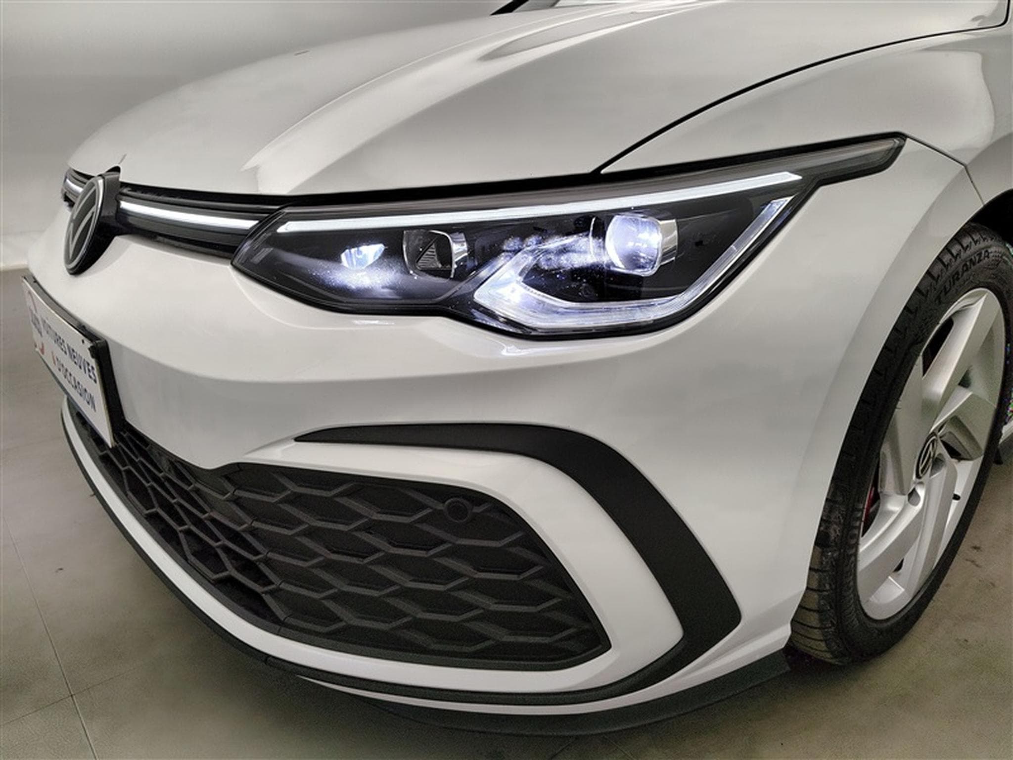 VW Golf 2.0 TSI 245cv GTI NAVI / FULL LED / CAMERA / JA 17" (2024) - Photo 15
