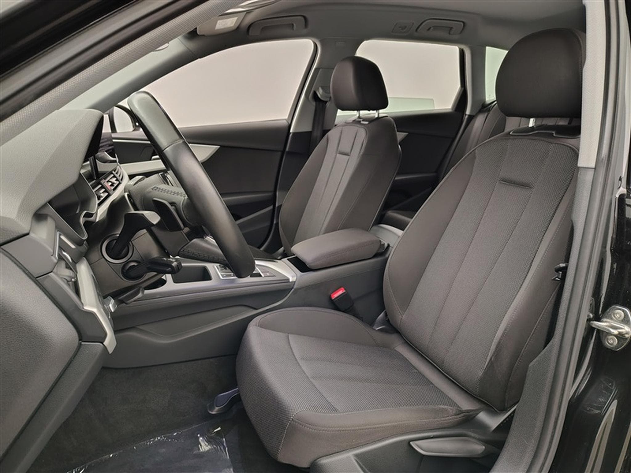 Audi A4 35 TFSI S tronic NAVI COCKPIT / FULL LED (2021) - Photo 7