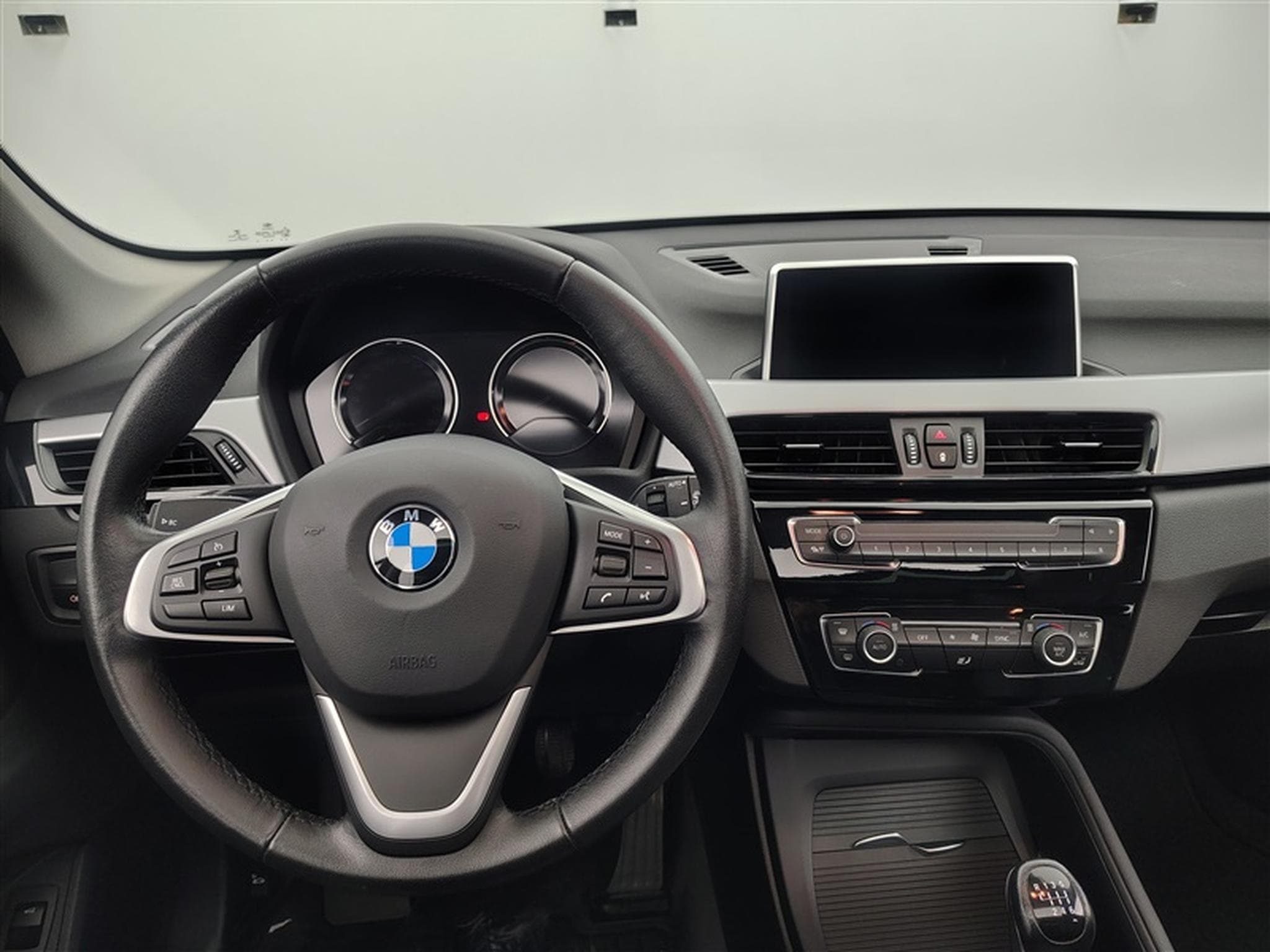 BMW X1 2.0 d sDrive18 CUIR/NAVI/TO PANO/JA17/PDC AV AR/CAMERA (2022) - Foto 9
