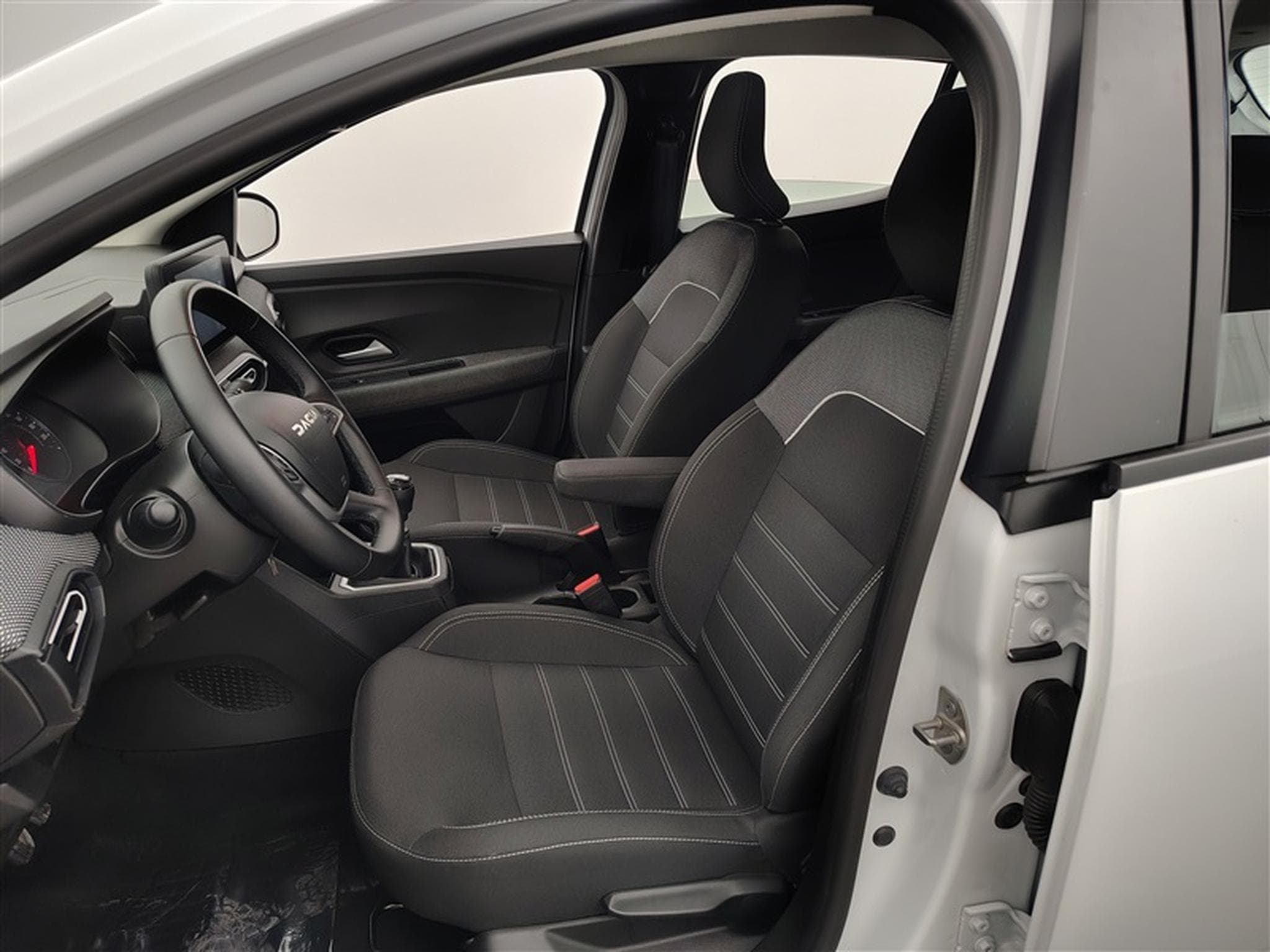 Dacia Sandero 1.0i SCe Expression (2025) - Photo 7