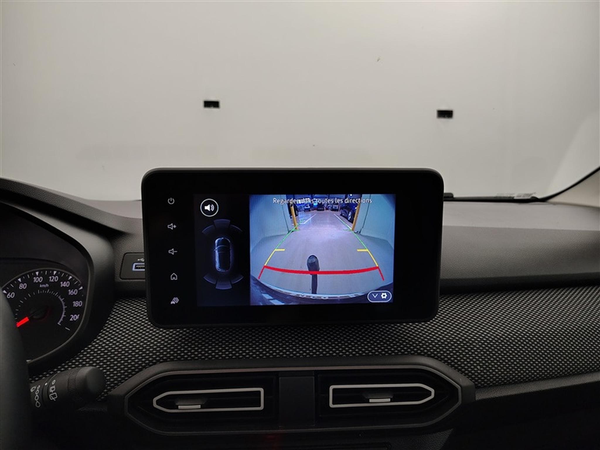 Dacia Sandero 1.0i SCe Expression (2025) - Photo 17