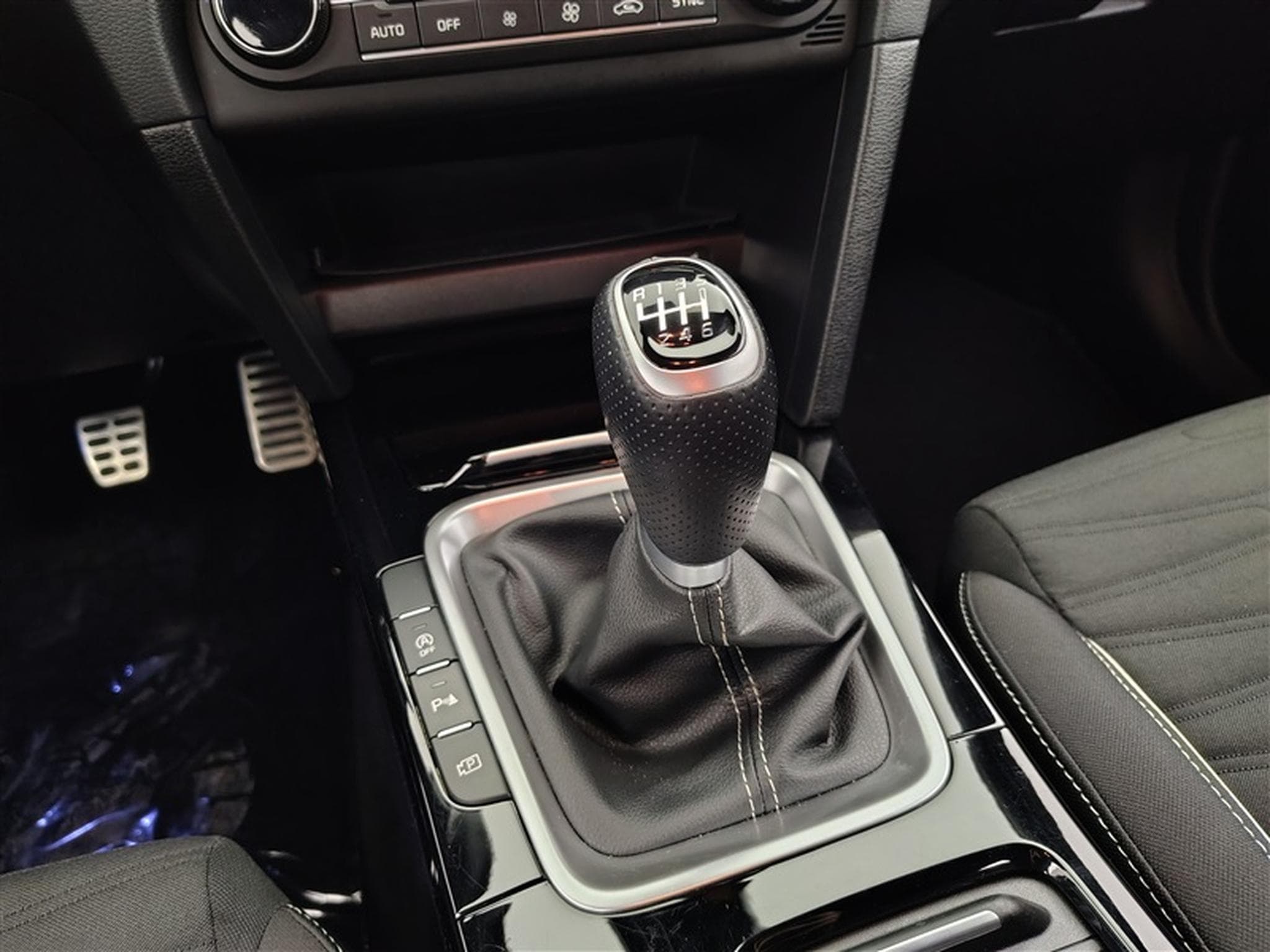 Kia ProCeed 1.0 T-GDI 120Cv GT-Line NAVI / CARPLAY / FULL LED / S-CUIR (2023) - Photo 12