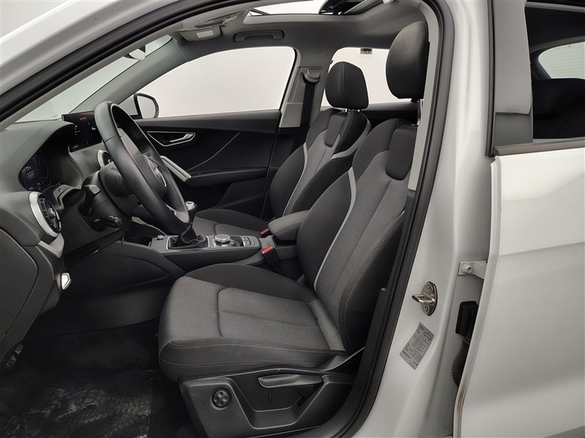 Audi Q2 30 TFSI Design NAVI/LED/TO PANO/JA/PDC (2022) - Photo 7