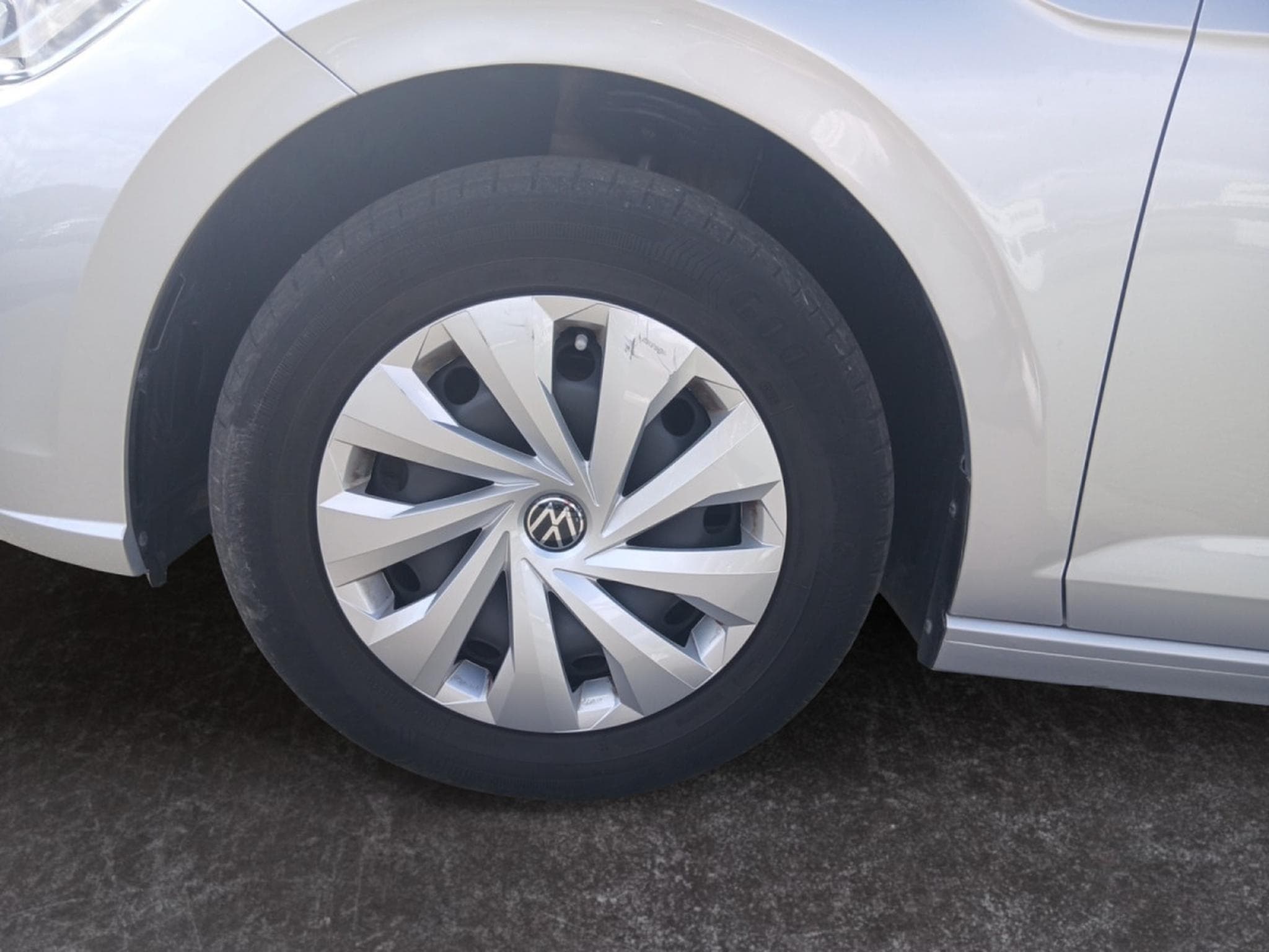 VW Polo 1.0 DSG Life (2024) - Photo 7