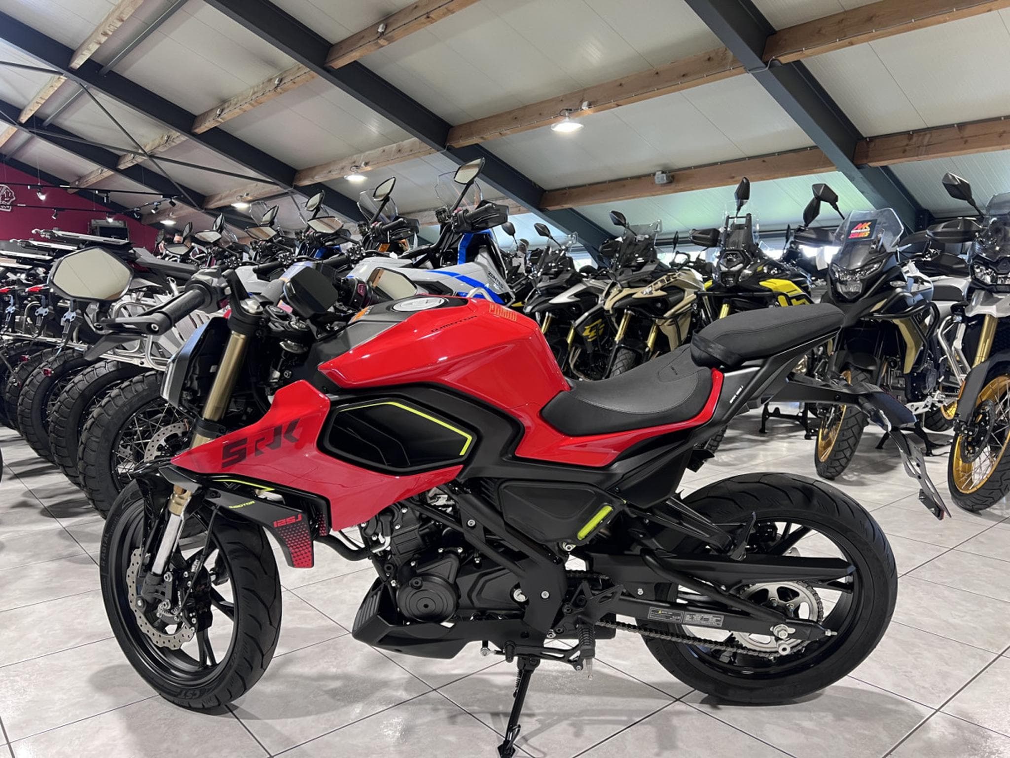QJmotor SRK 125 S2 (2026) - Photo 4