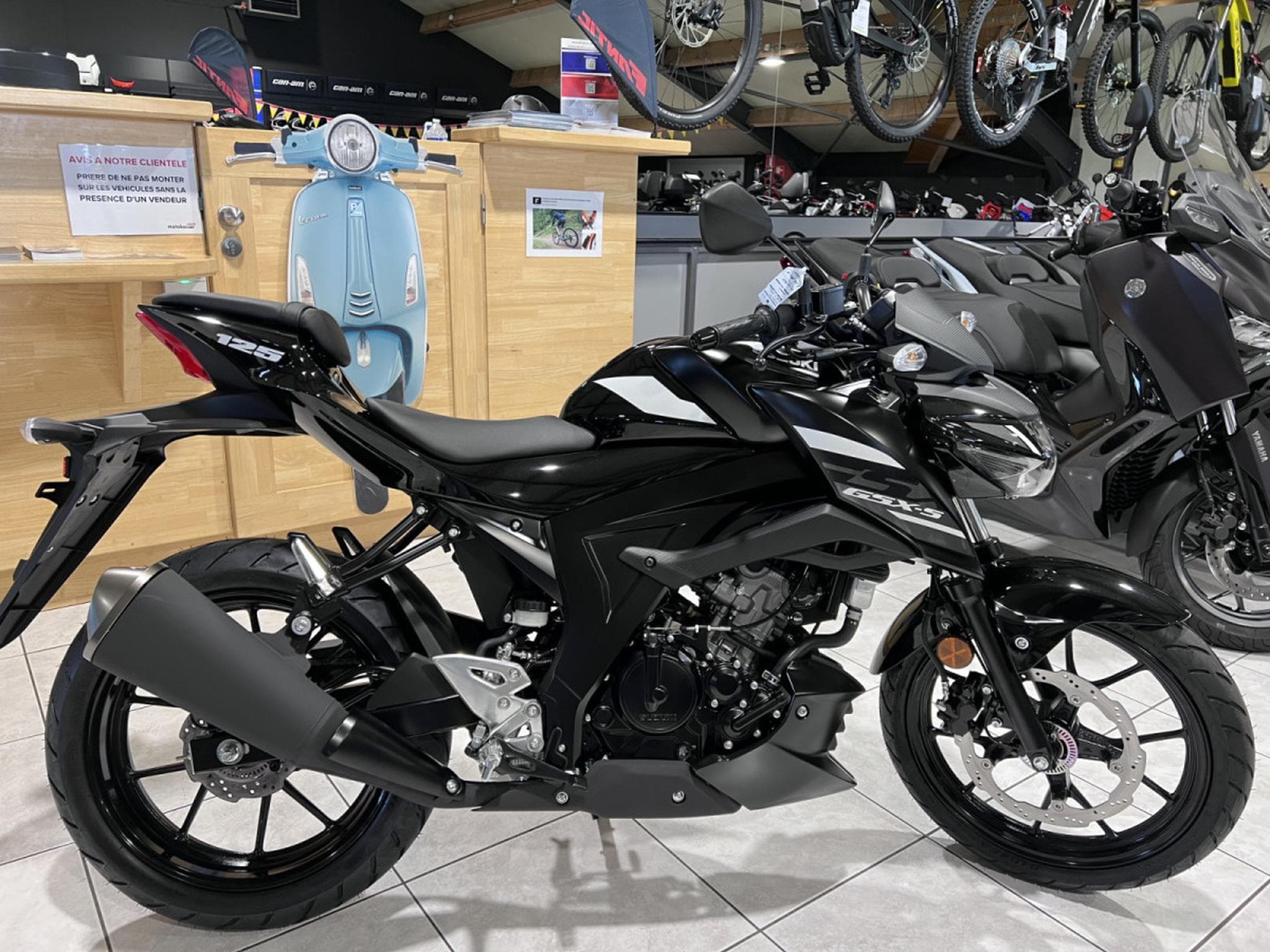 Suzuki GSX-S (2025) - Photo 1