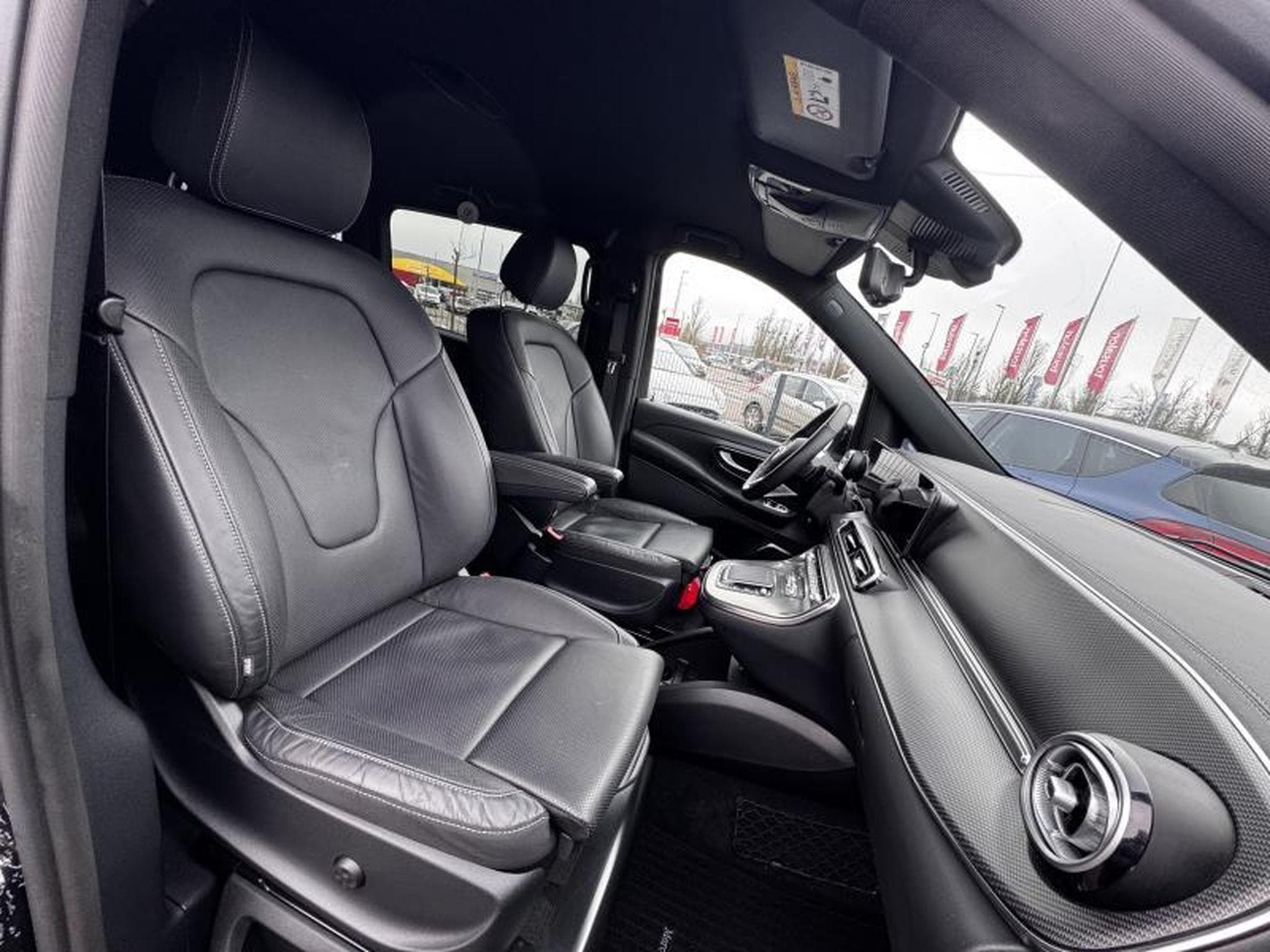 Mercedes V EXCLUSIVE EXTRA LONGUE L3 4MATIC AIRMATIC 2.0L 237CV (2025) - Photo 9