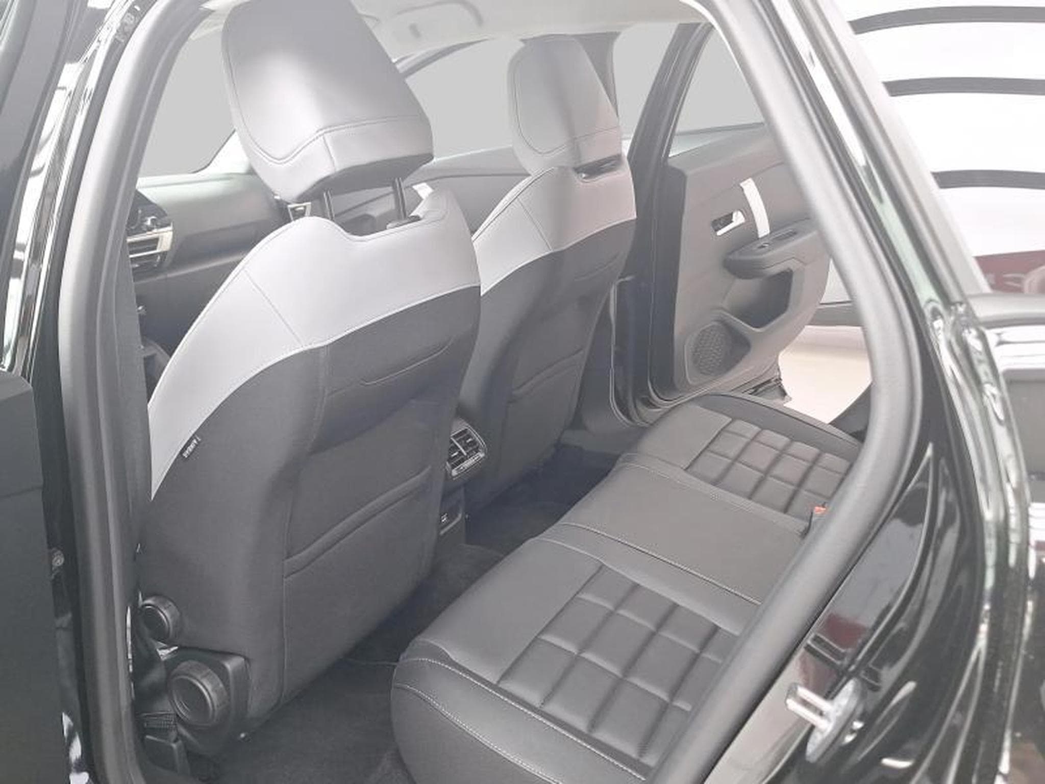 Citroën C4 & ë- Feel Pack (2025) - Photo 12
