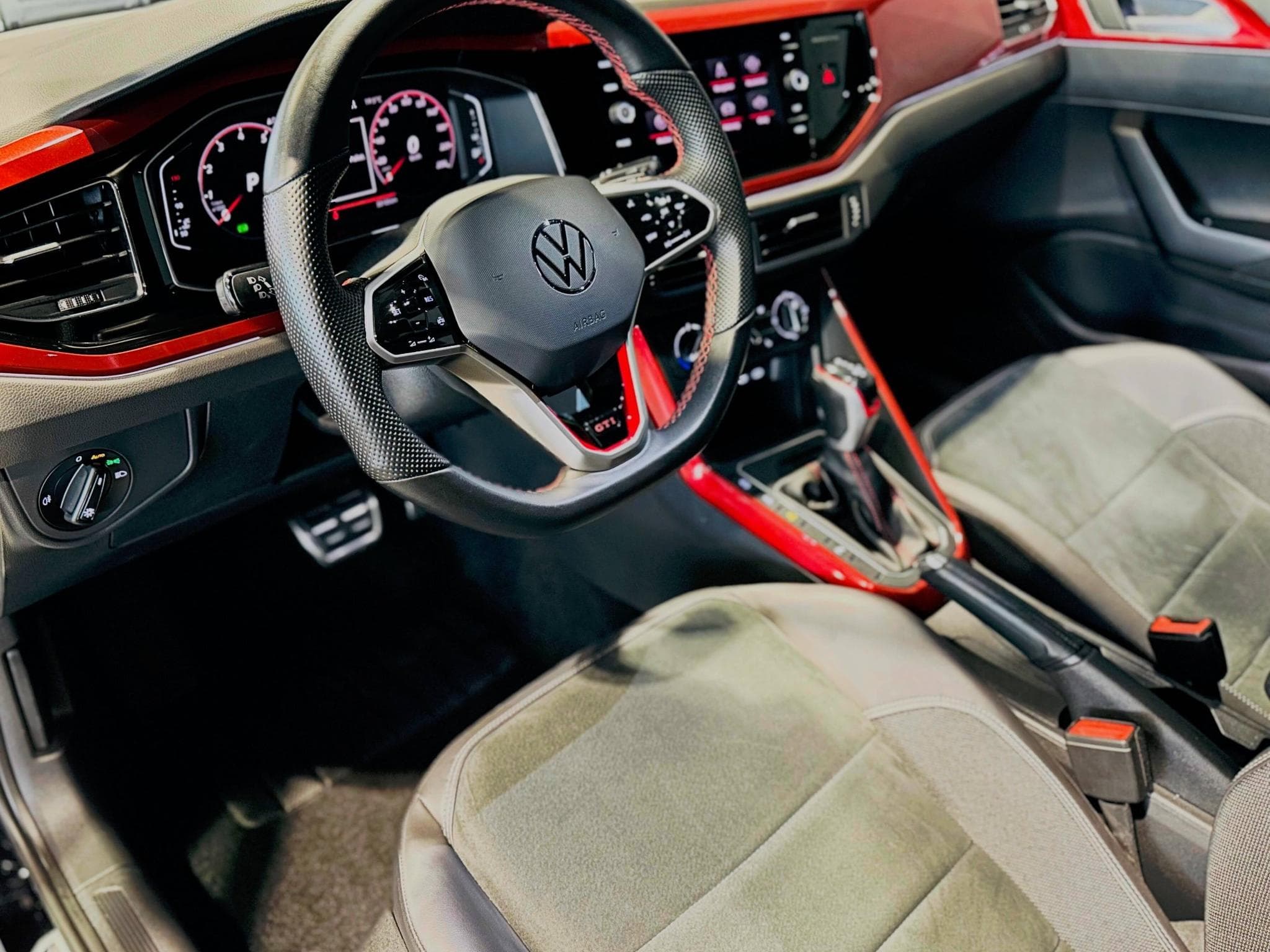 VW Polo POLO GTI TSI DSG (2023) - Photo 9