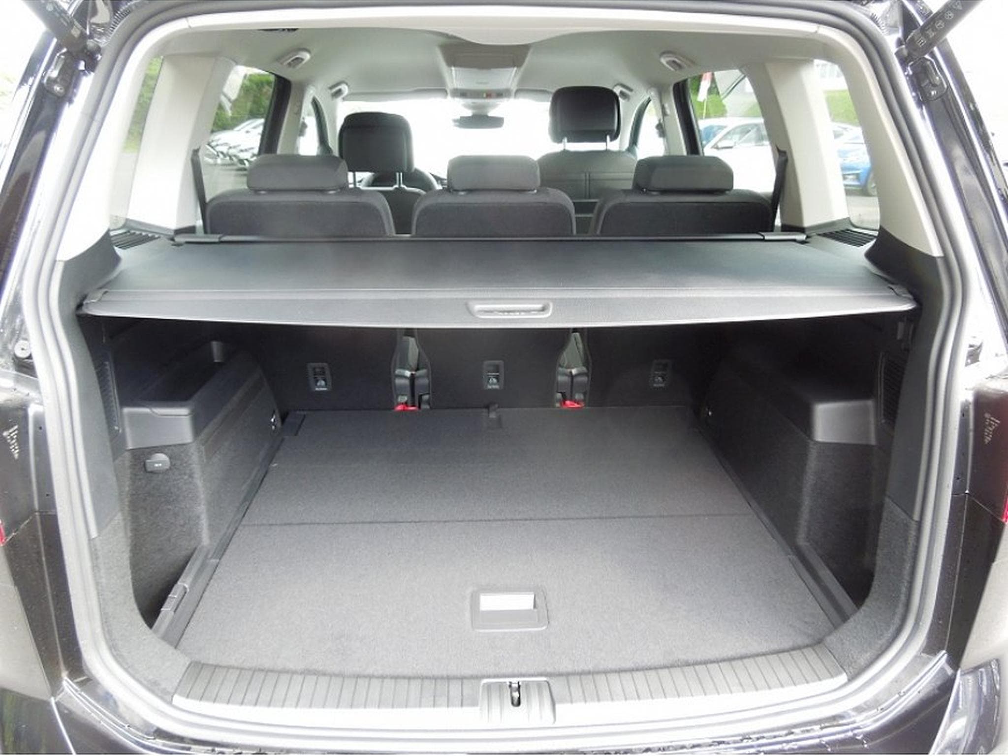 VW Touran (2026) - Photo 13