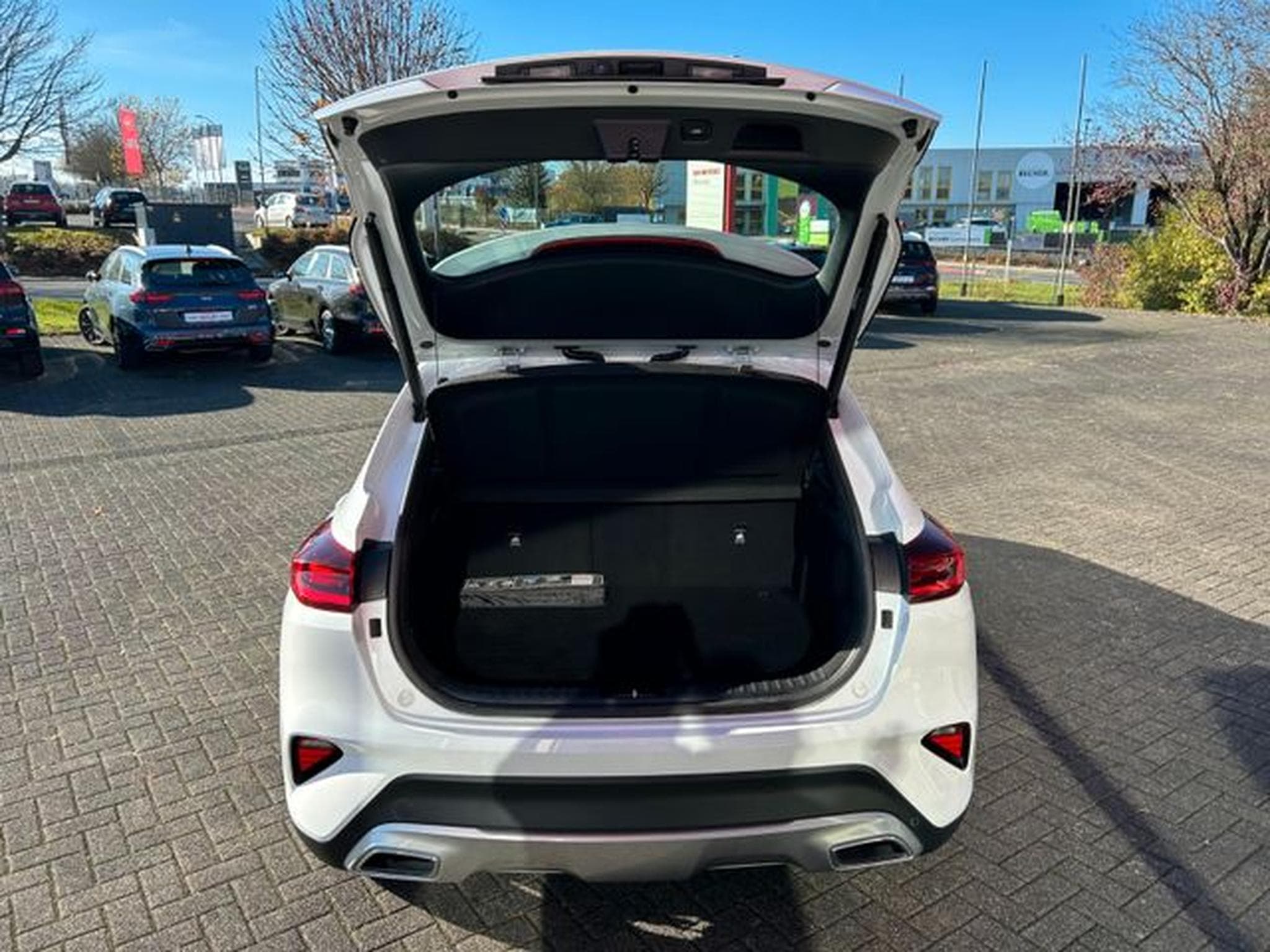 Kia XCeed XCeed 1,5T DCT Spirit XClusive Navi LED JBL (2021) - Photo 6