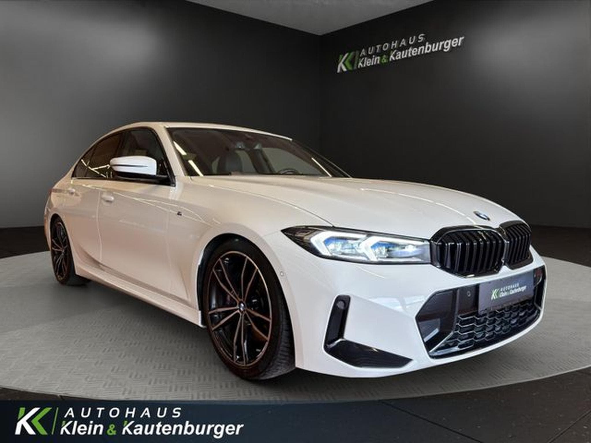 BMW 318 318i M Sport +SHADOW-LINE+CARBON+KAMERA+LED+AMBI (2023) - Foto 3
