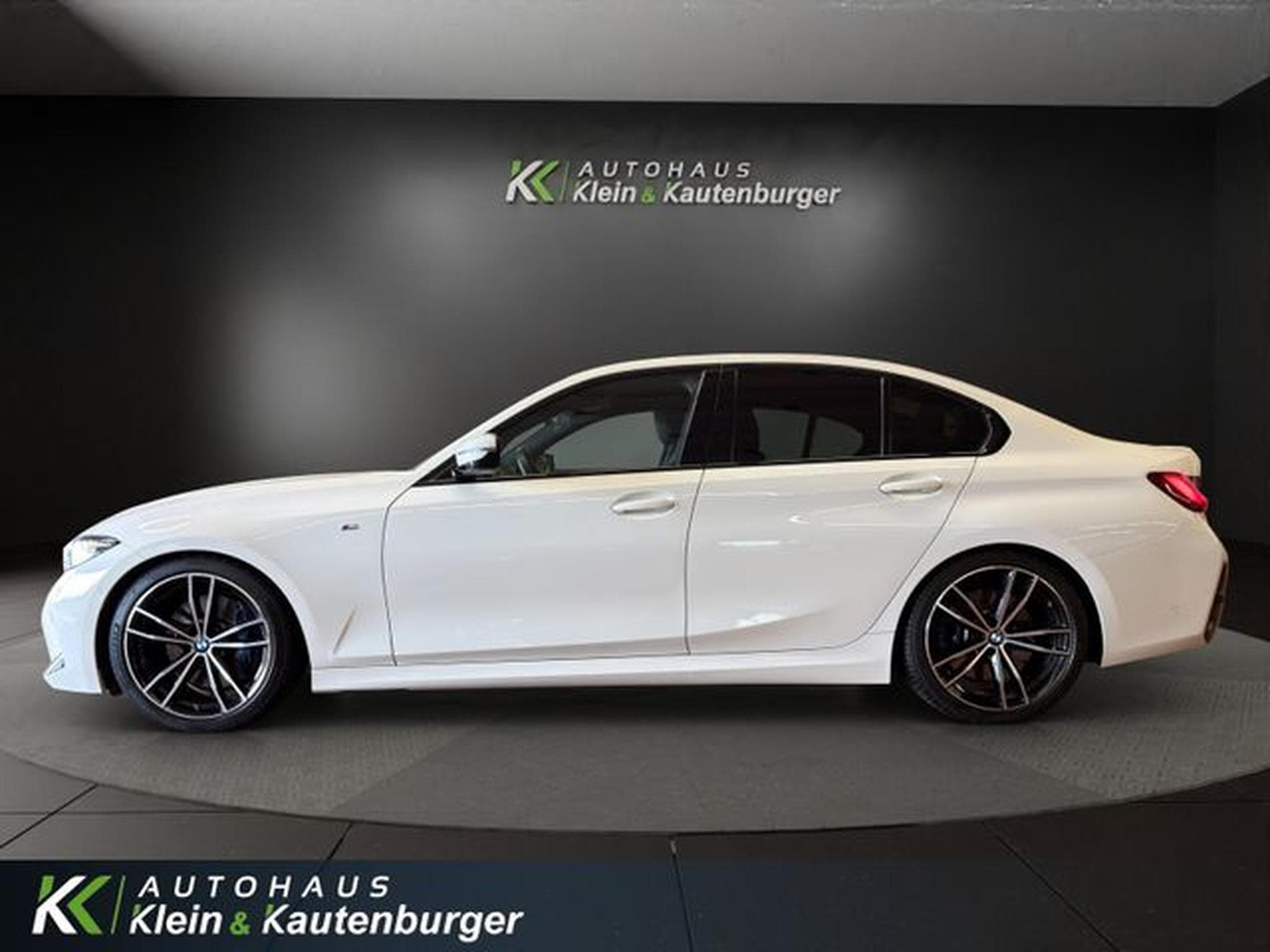 BMW 318 318i M Sport +SHADOW-LINE+CARBON+KAMERA+LED+AMBI (2023) - Foto 8