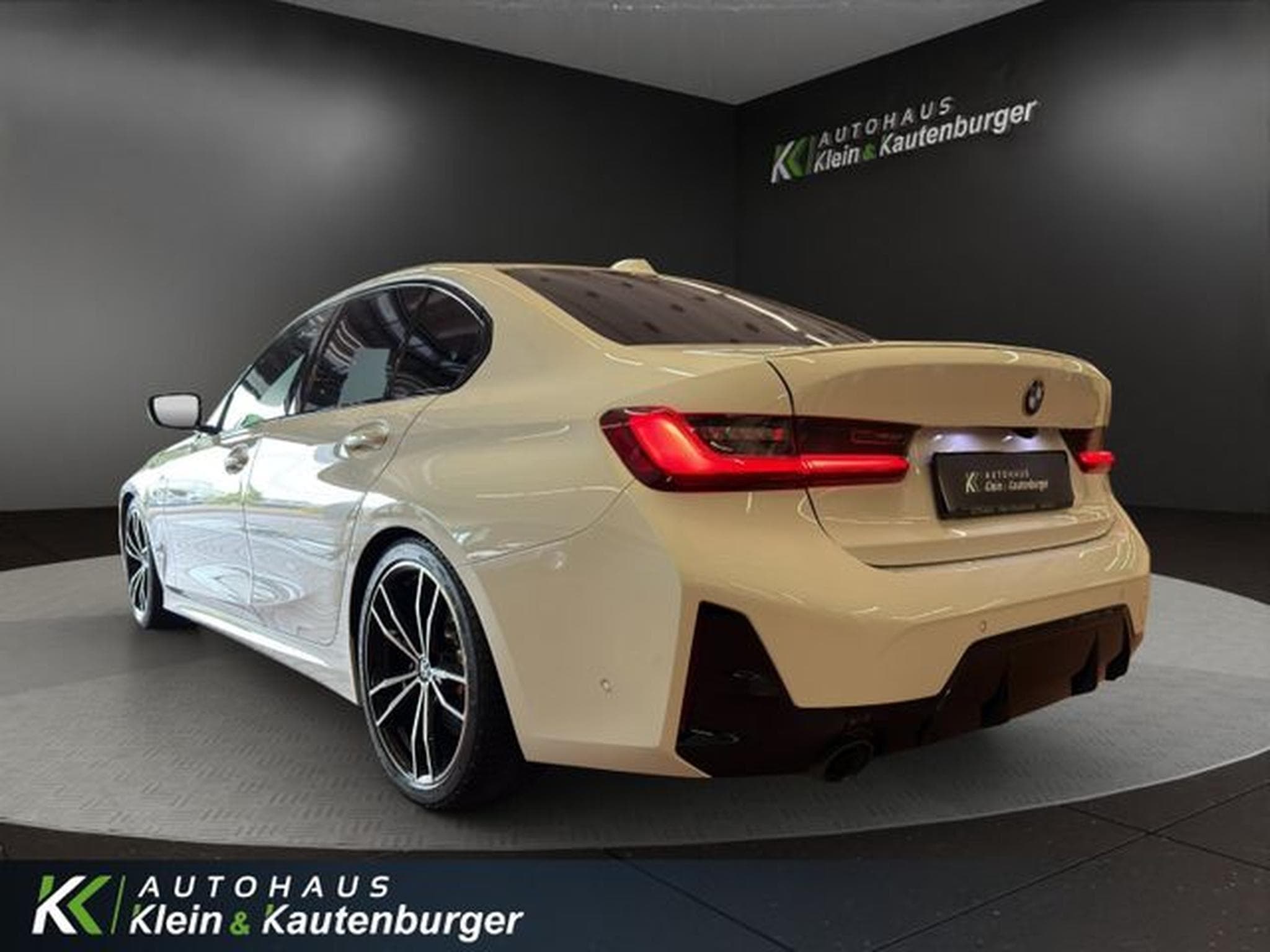BMW 318 318i M Sport +SHADOW-LINE+CARBON+KAMERA+LED+AMBI (2023) - Foto 7