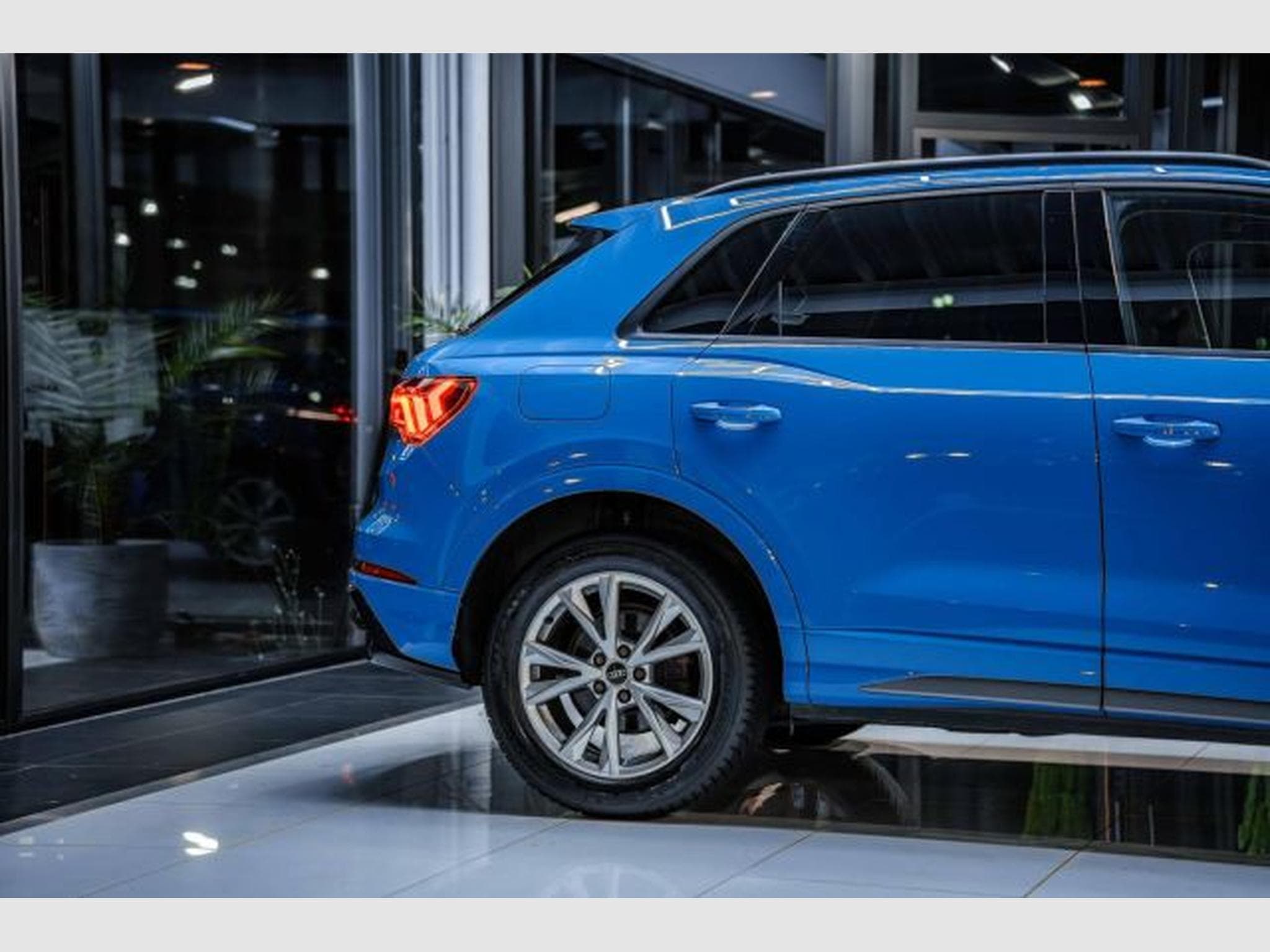 Audi Q3 Q3 2.0 TDI S-tronic S-Line NAVI LED PDC VIRTUAL (2022) - Photo 8